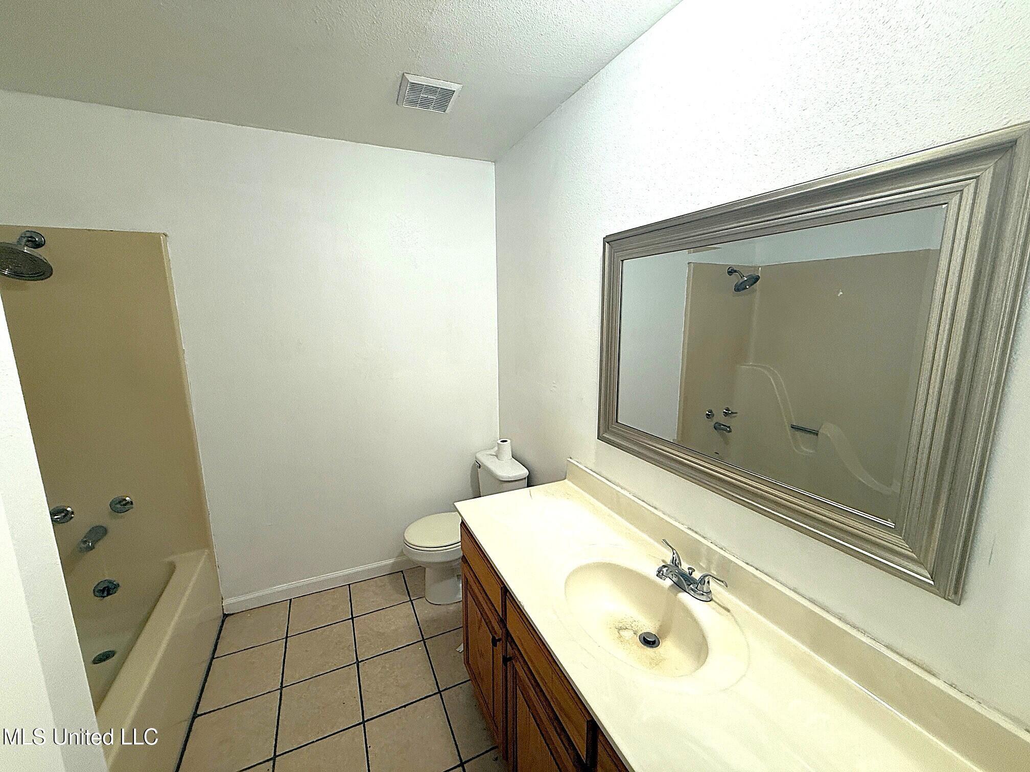 2027 Hamp Lea Road Property Photo 18