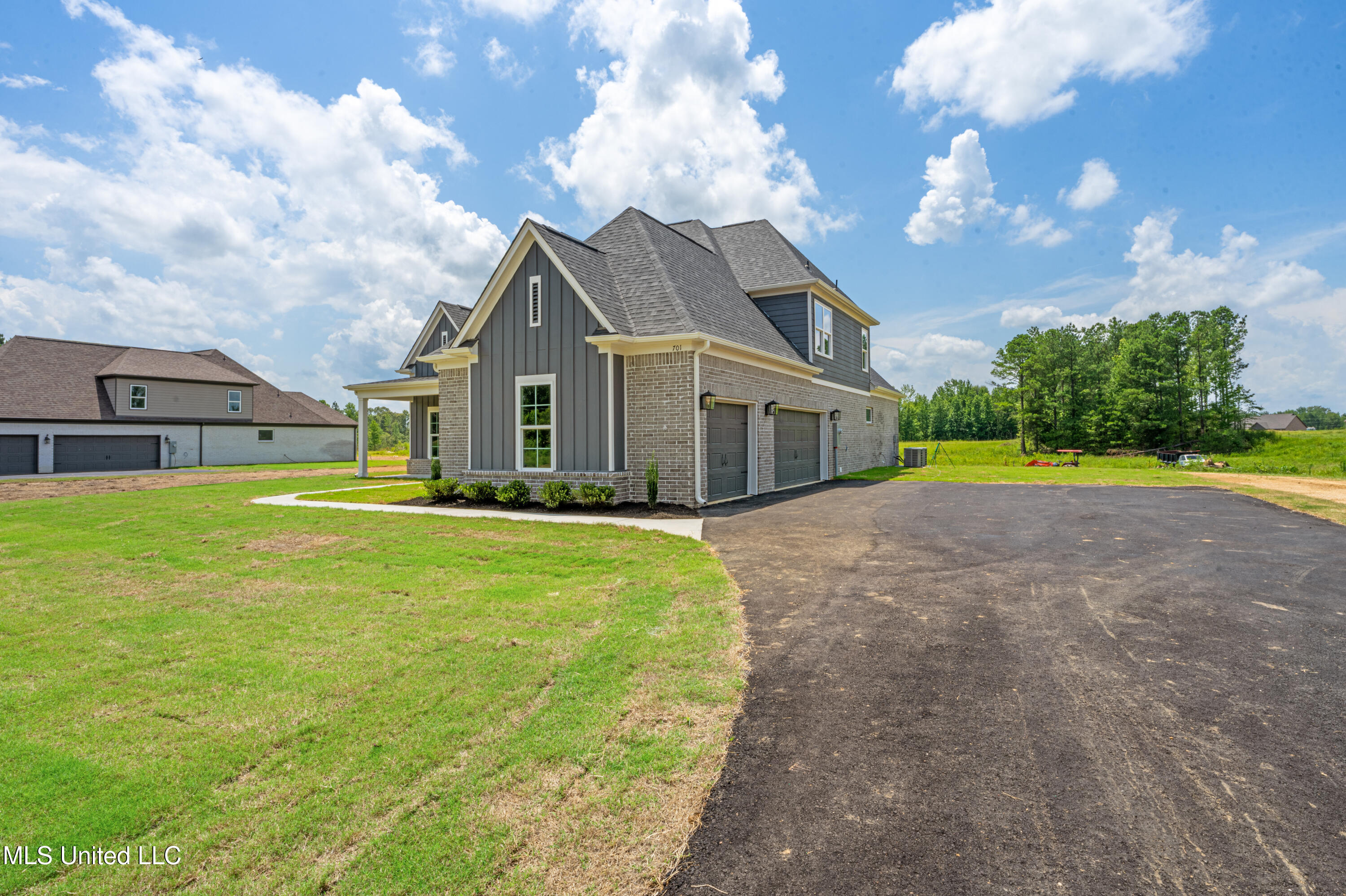 1762 Cane Creek Drive Property Photo 2