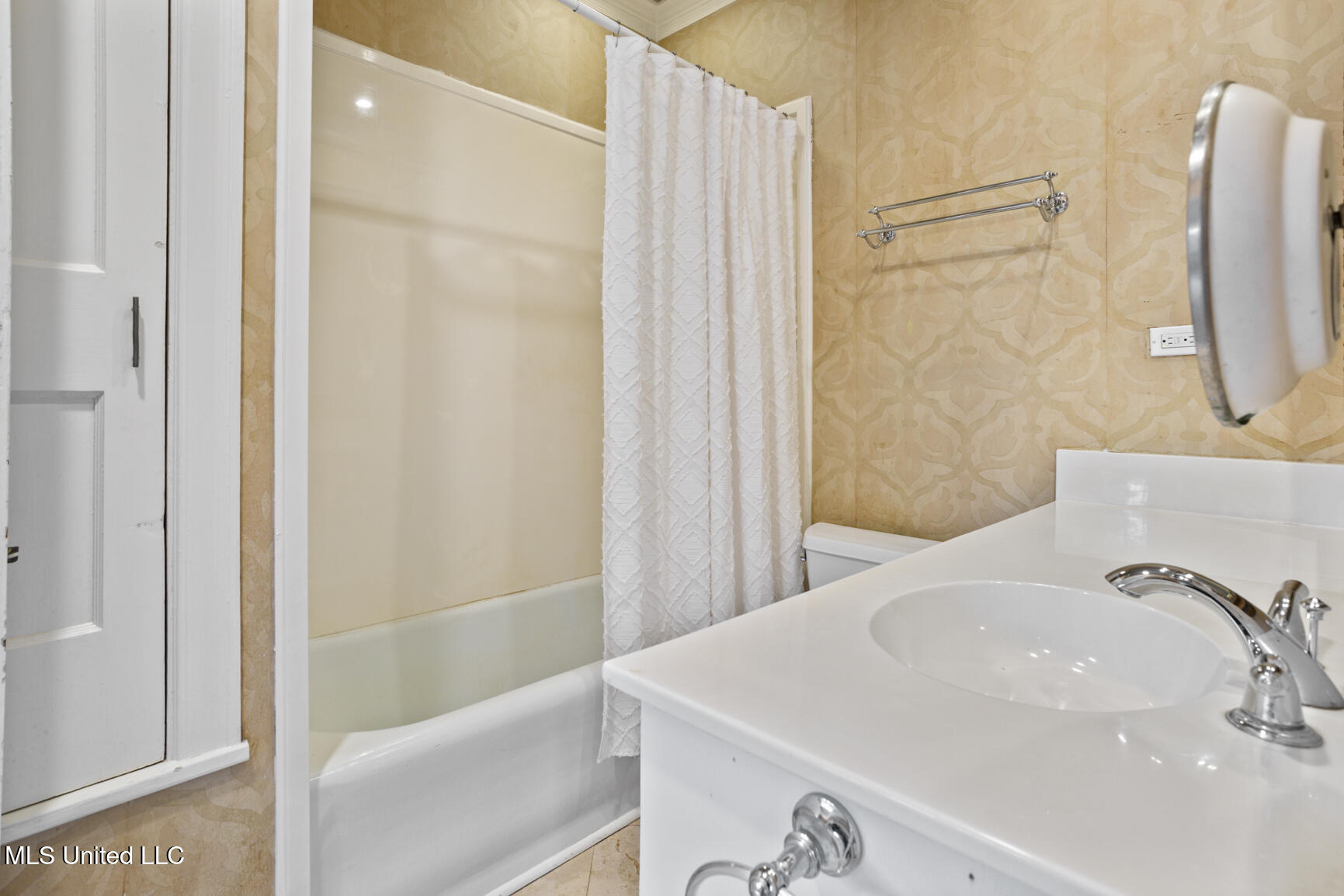 923 Pinehurst Place Property Photo 25