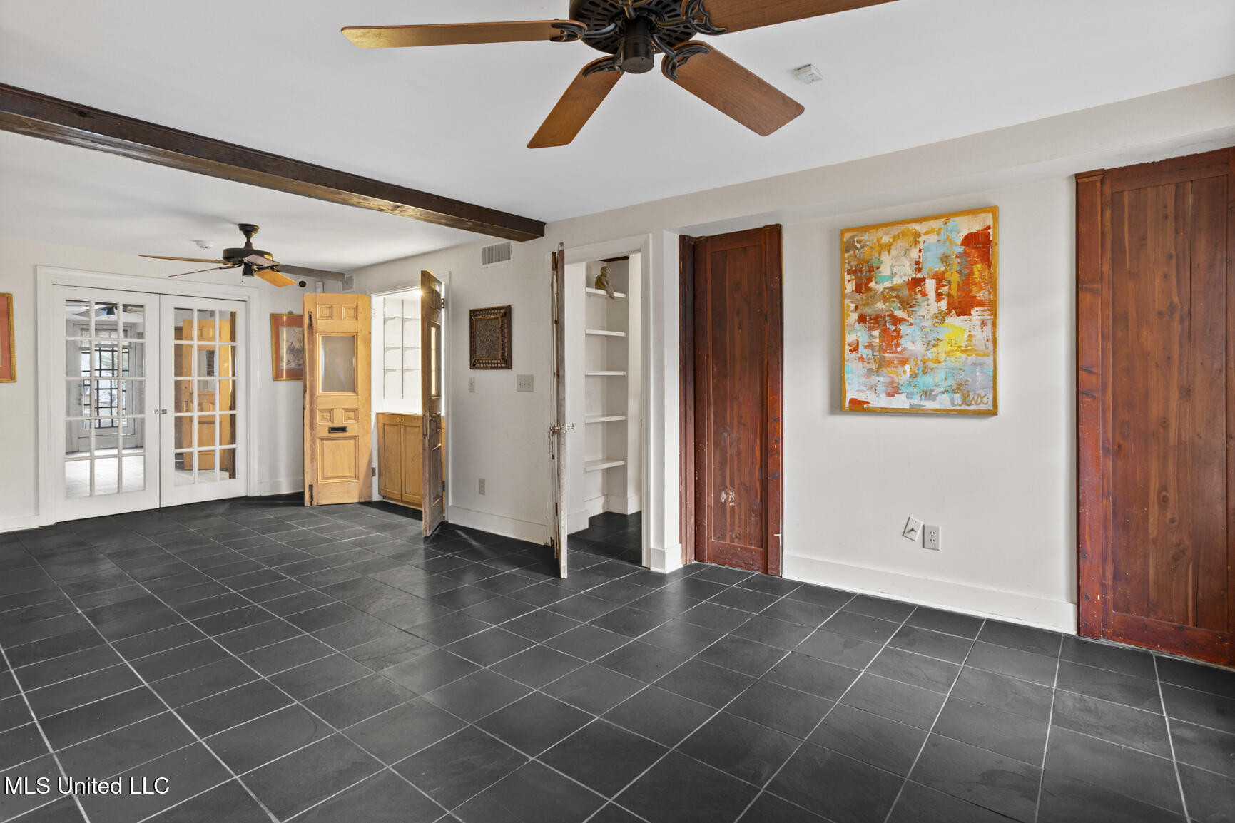 923 Pinehurst Place Property Photo 34