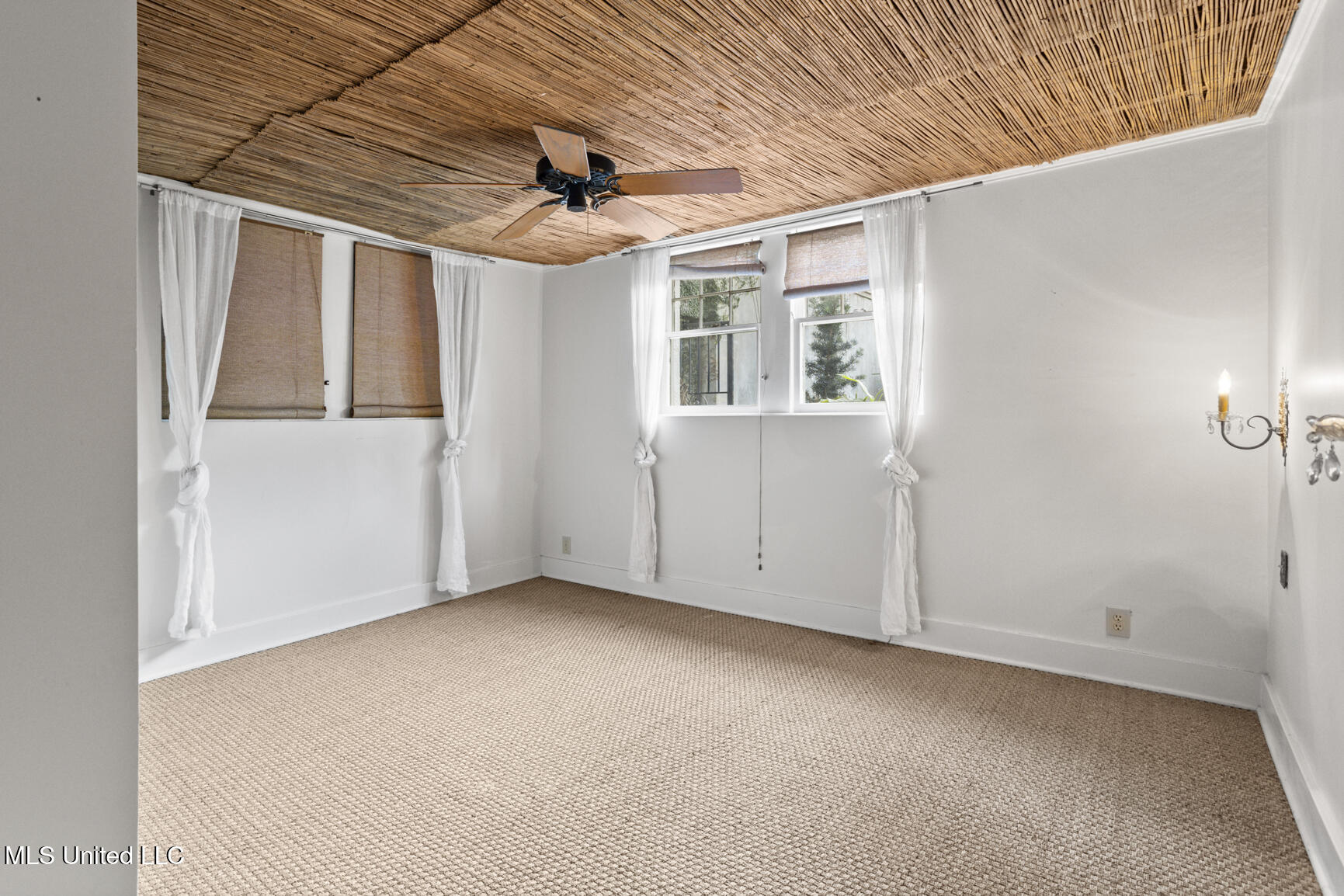 923 Pinehurst Place Property Photo 35