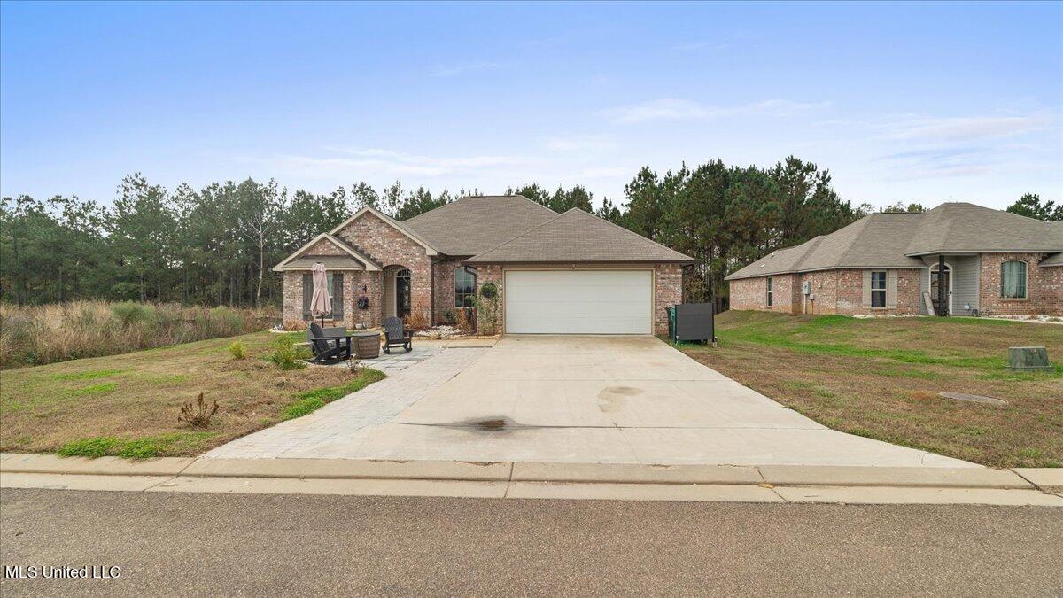 640 Statesman Drive Property Photo 1