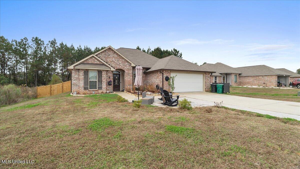 640 Statesman Drive Property Photo 4