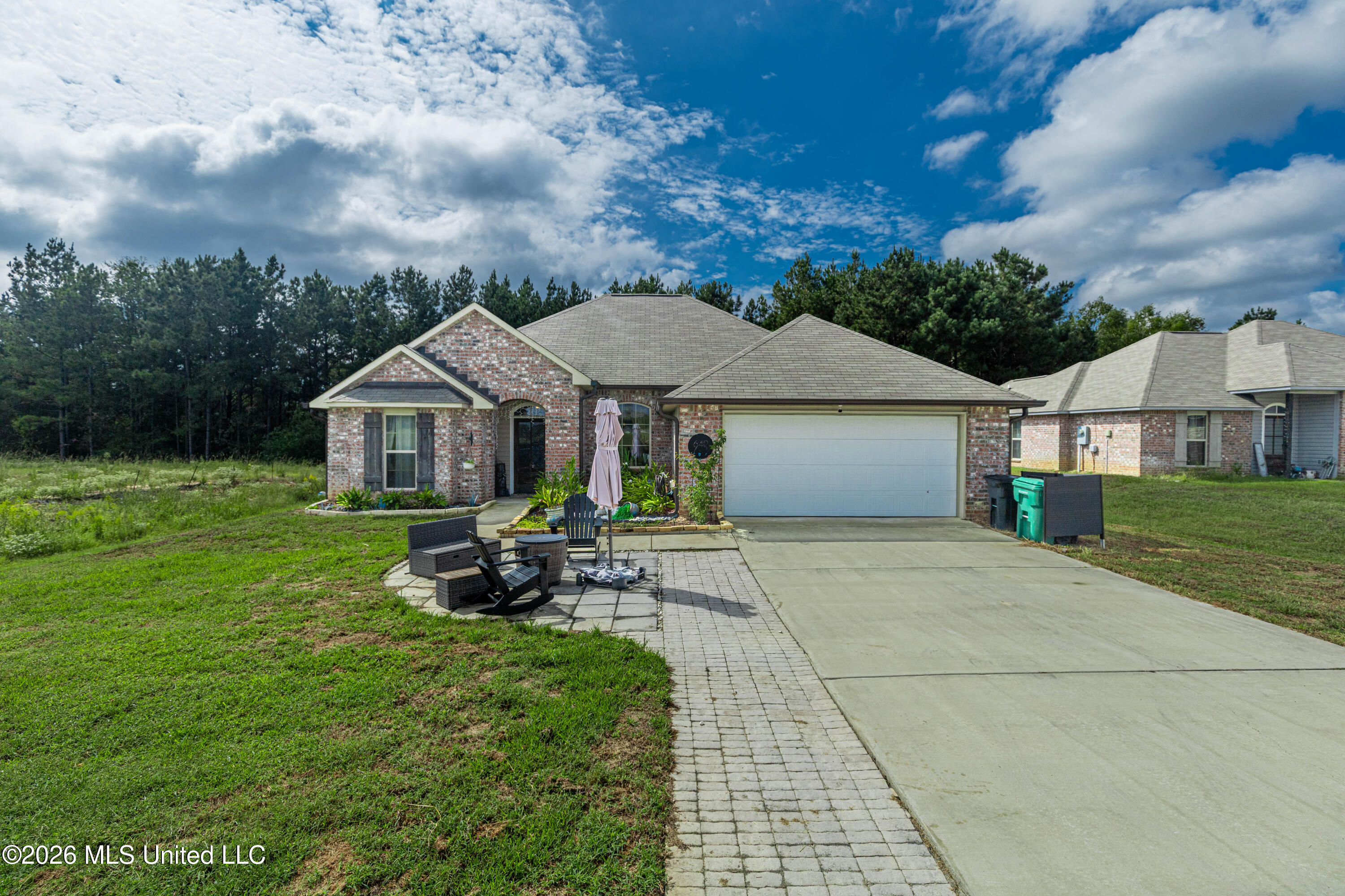 640 Statesman Drive Property Photo 4