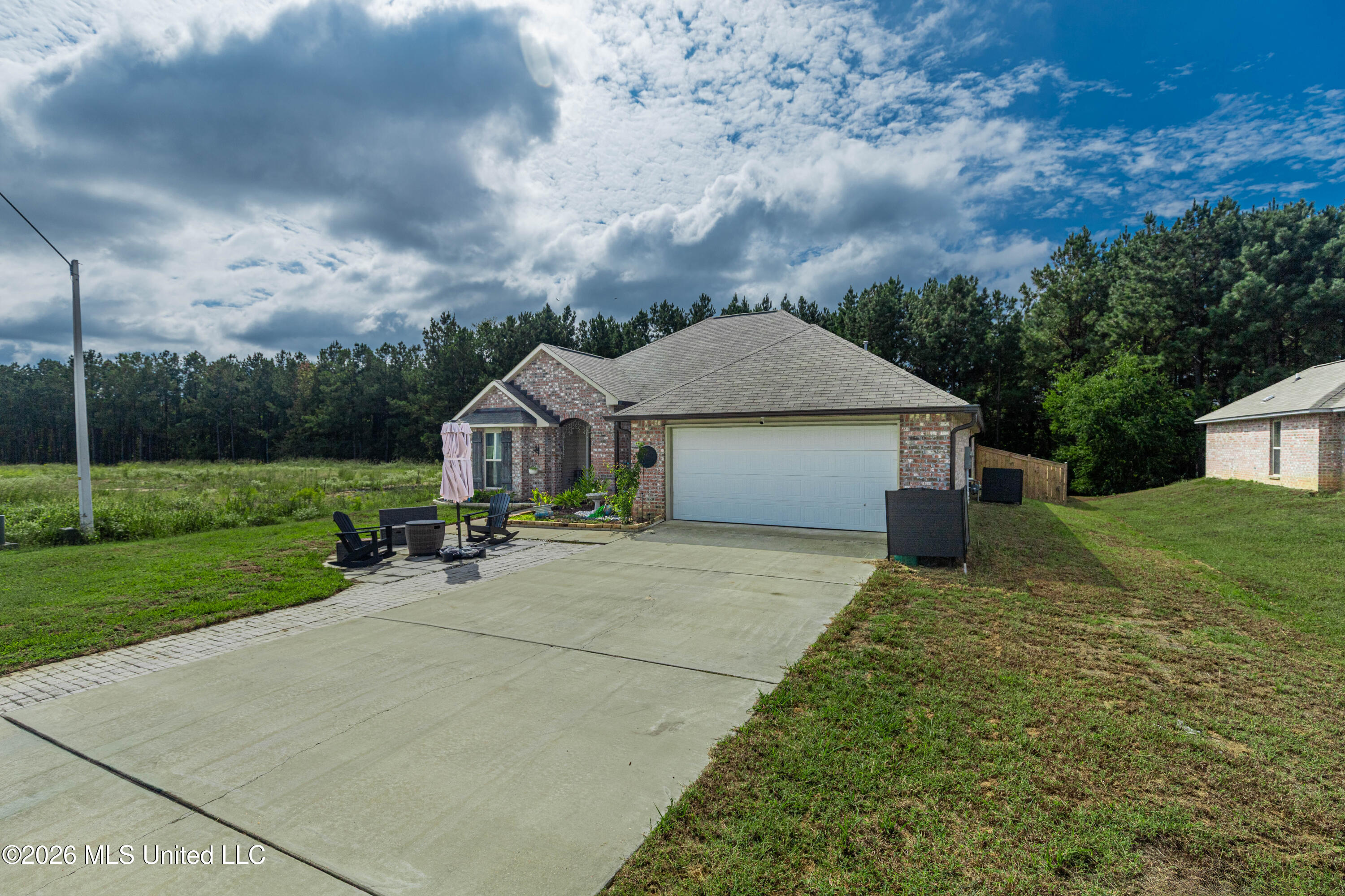 640 Statesman Drive Property Photo 6