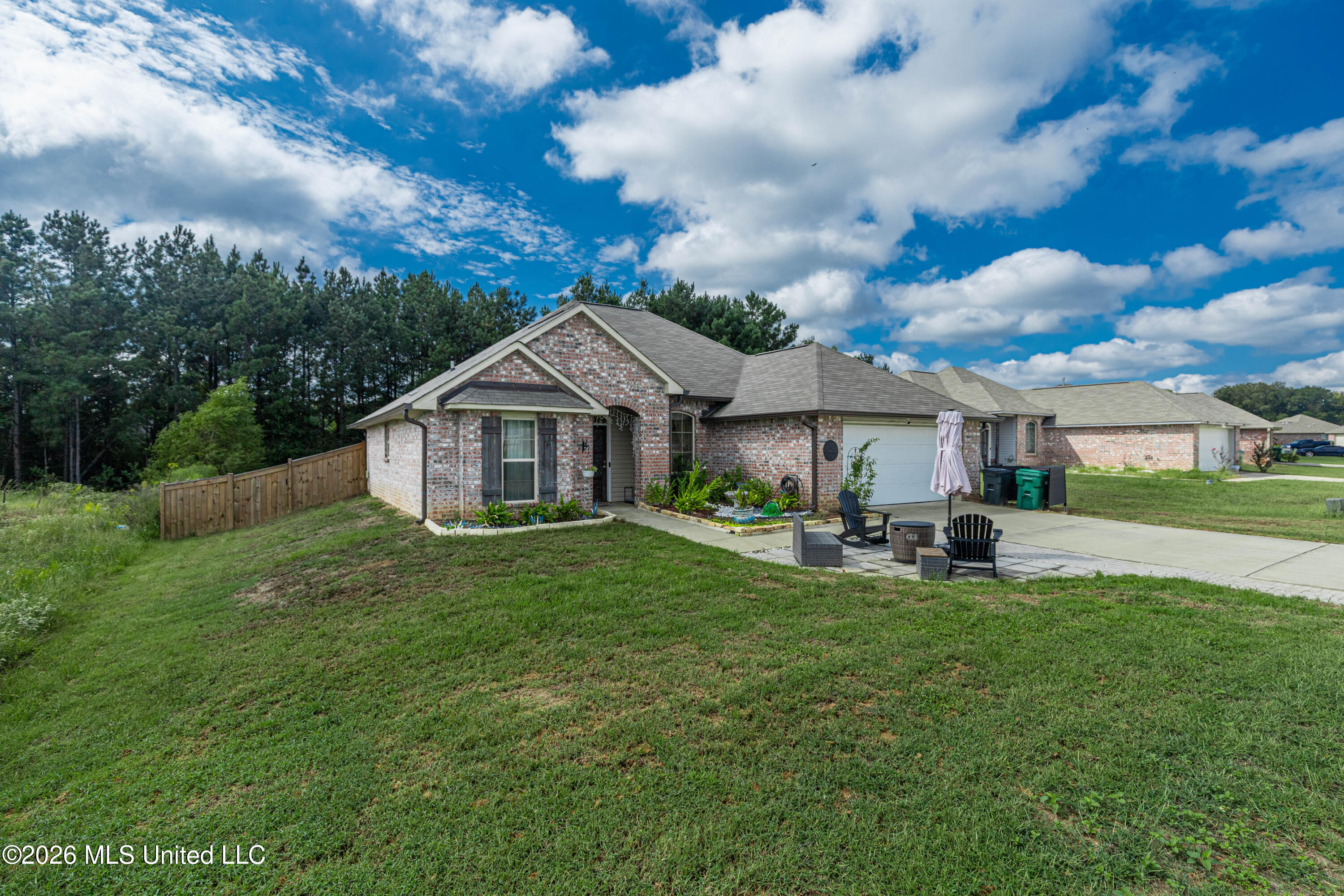 640 Statesman Drive Property Photo 7