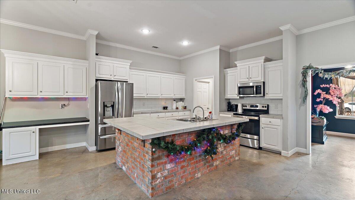 640 Statesman Drive Property Photo 10
