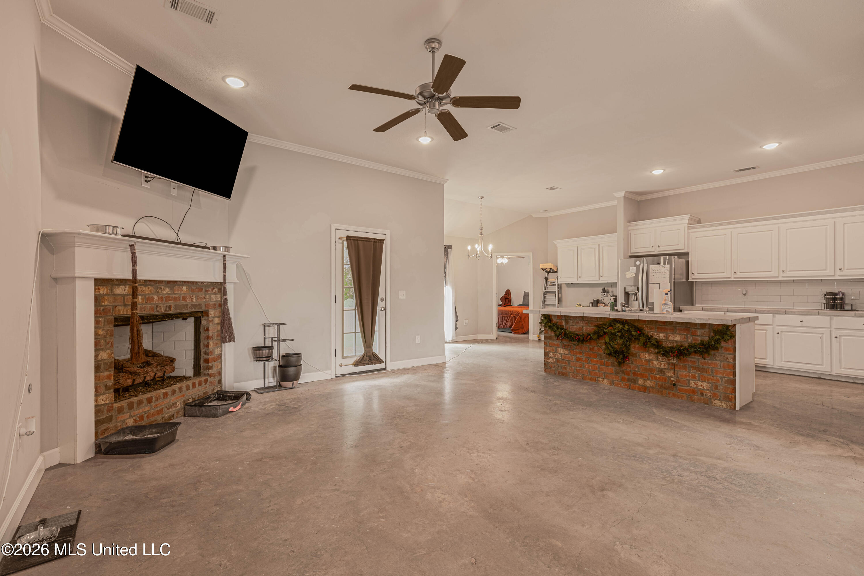 640 Statesman Drive Property Photo 13