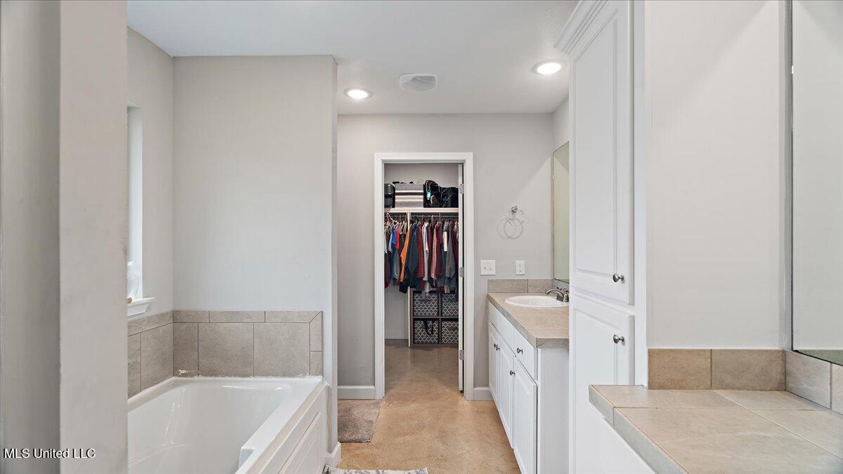 640 Statesman Drive Property Photo 17