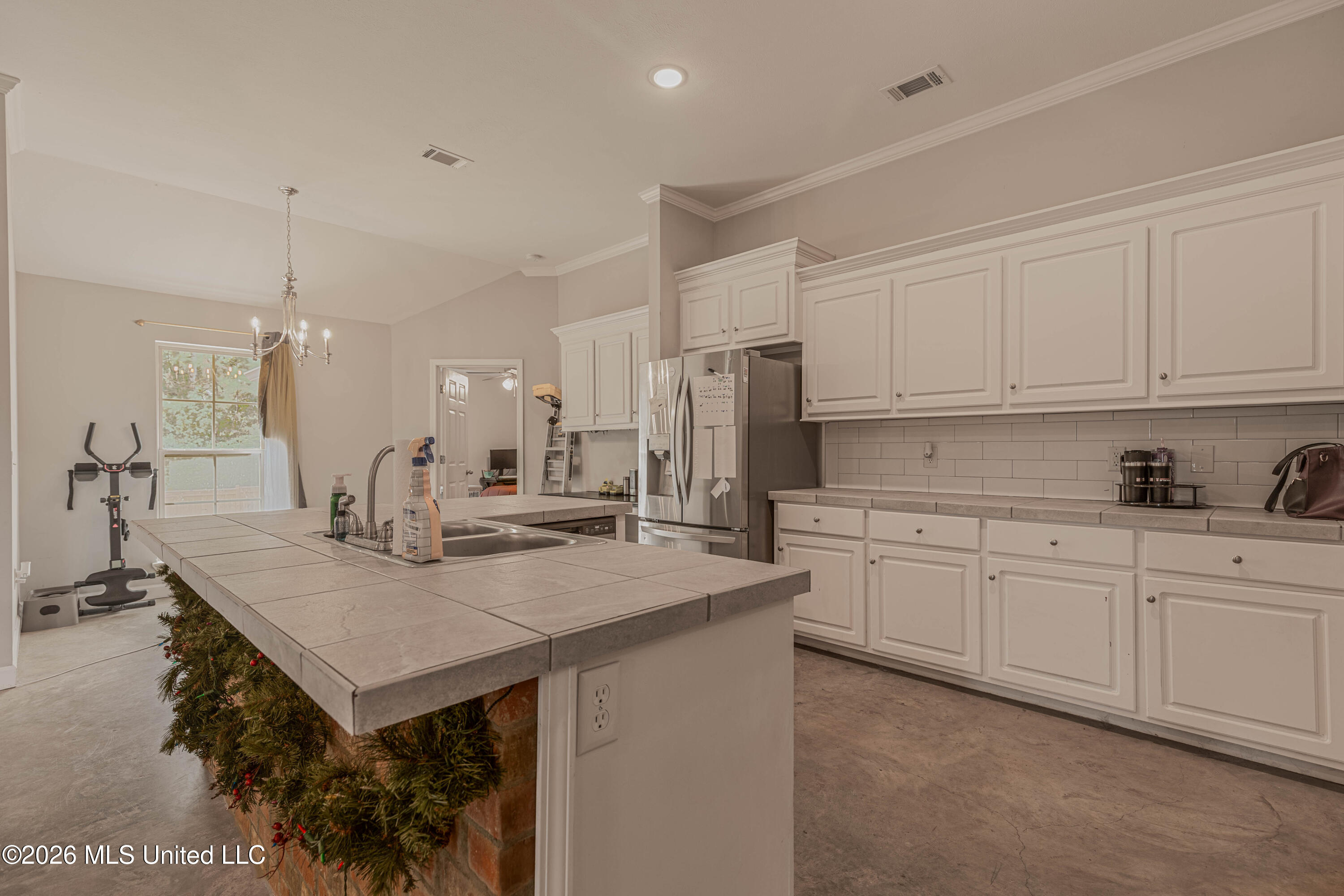 640 Statesman Drive Property Photo 17