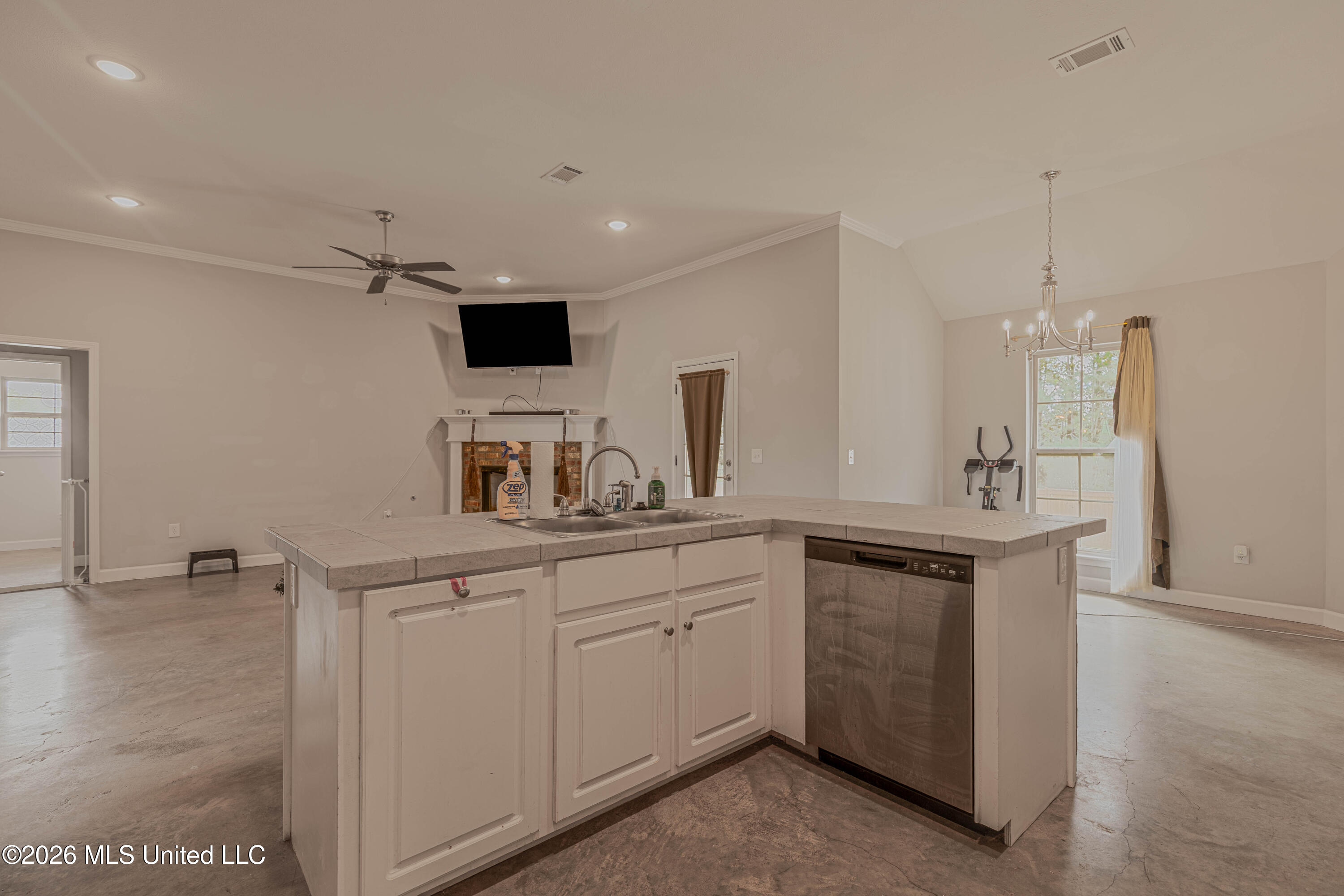 640 Statesman Drive Property Photo 20