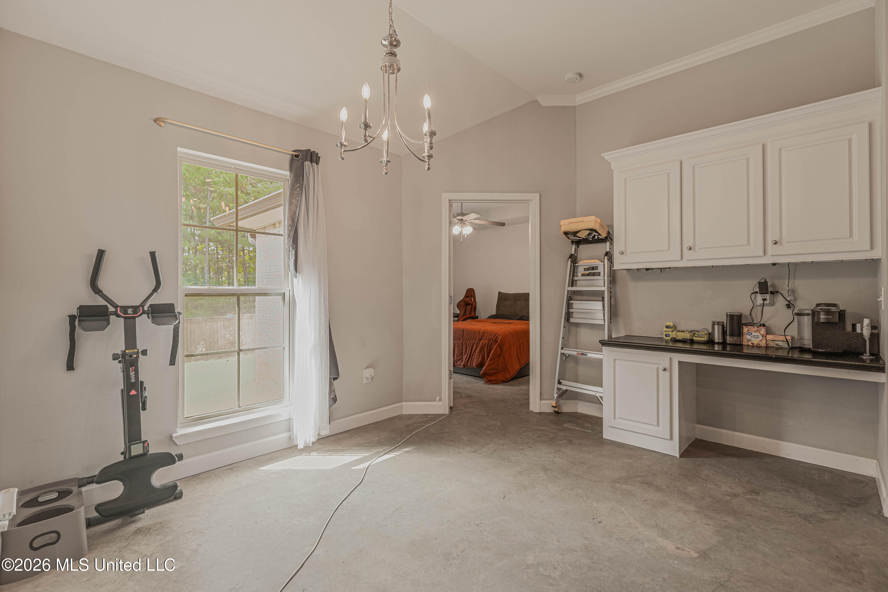 640 Statesman Drive Property Photo 21