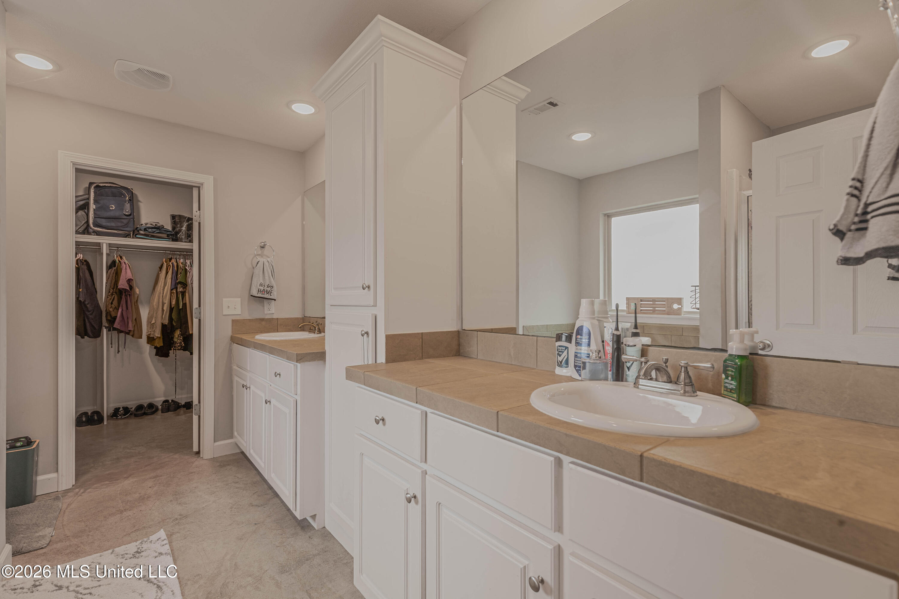 640 Statesman Drive Property Photo 29