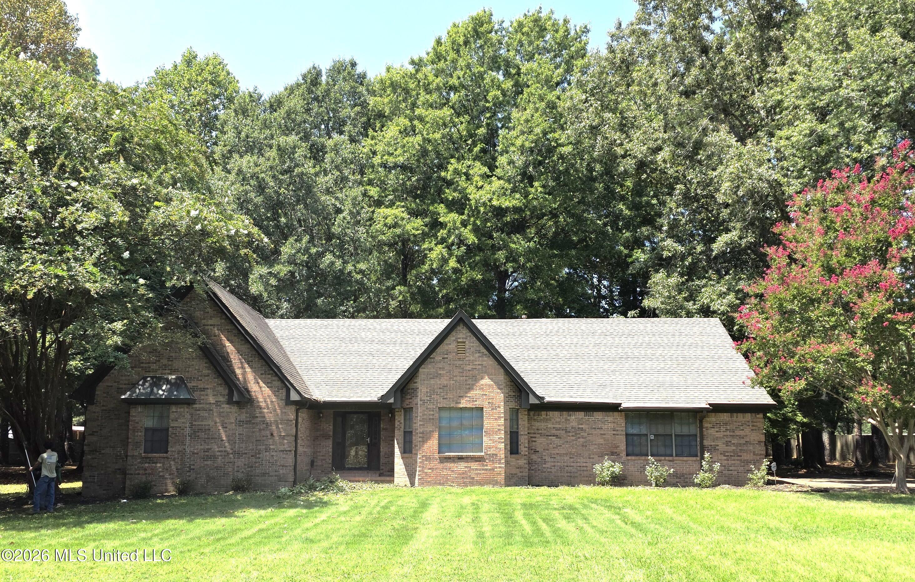 8625 Deer Creek Circle Property Photo 1