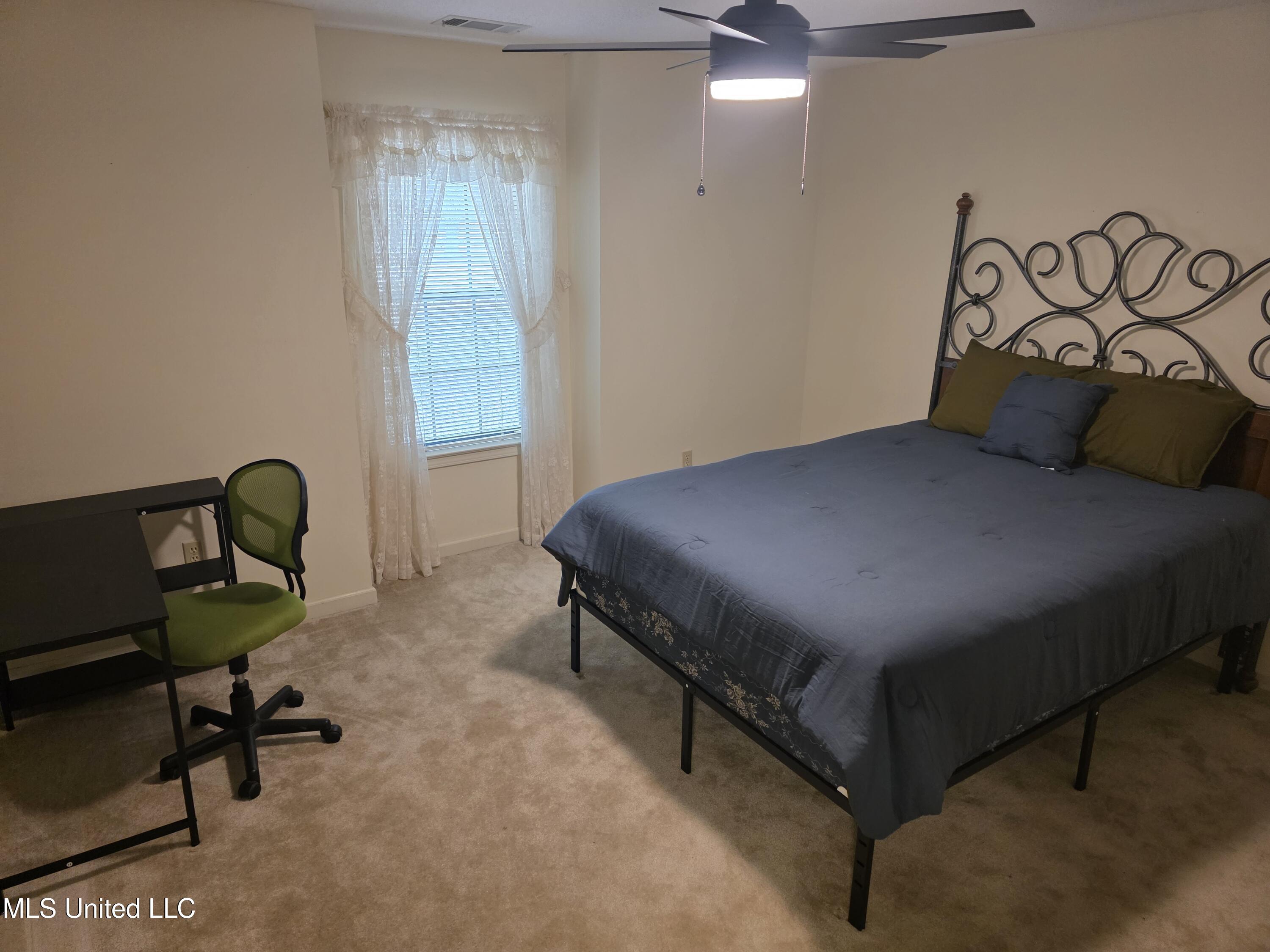 8625 Deer Creek Circle Property Photo 4