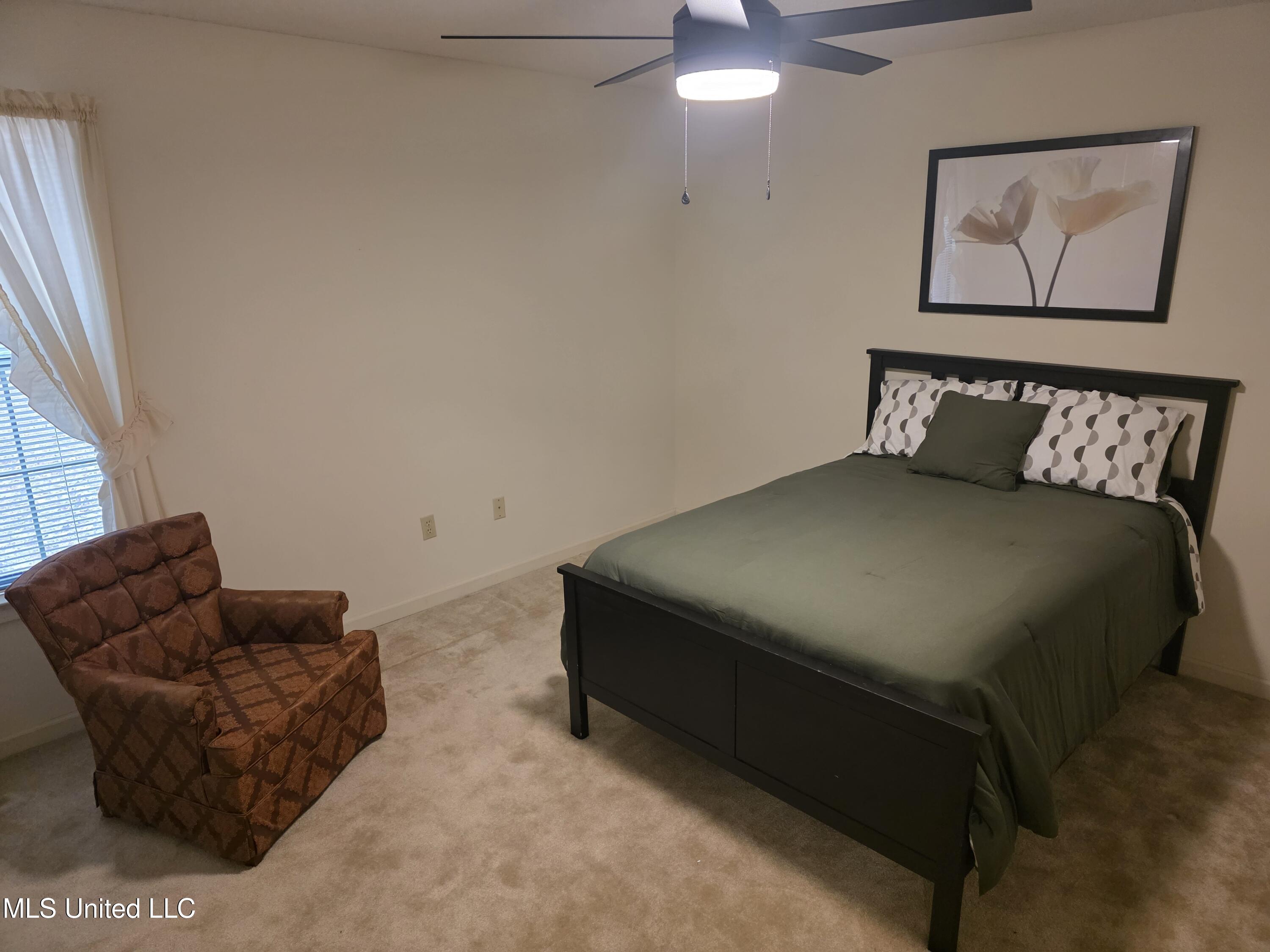8625 Deer Creek Circle Property Photo 5