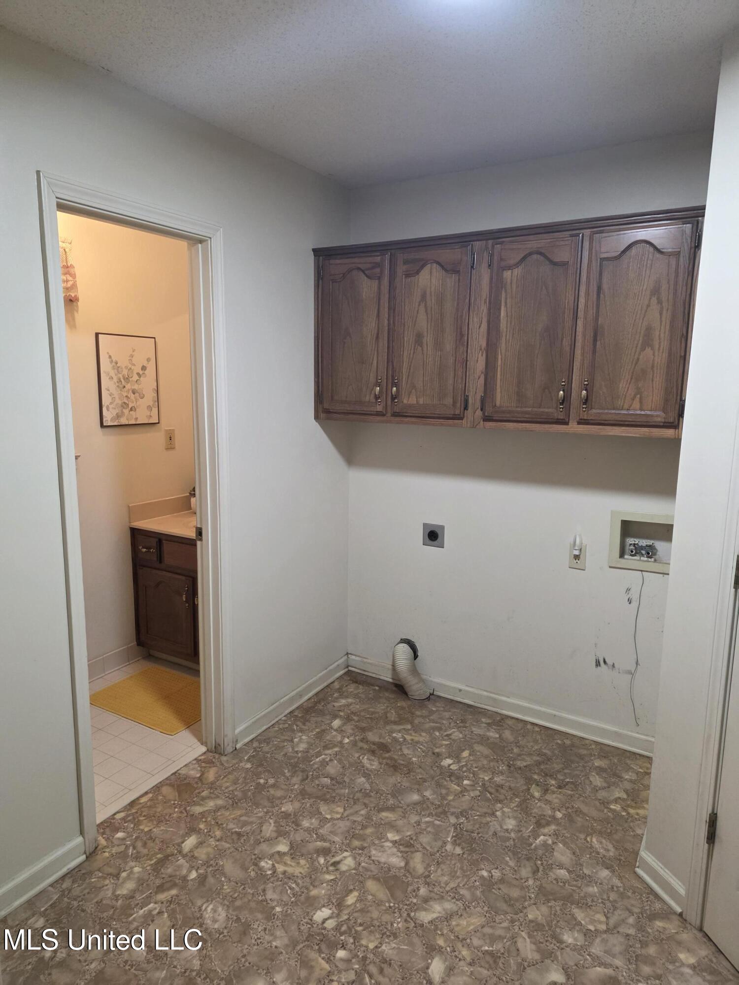 8625 Deer Creek Circle Property Photo 24