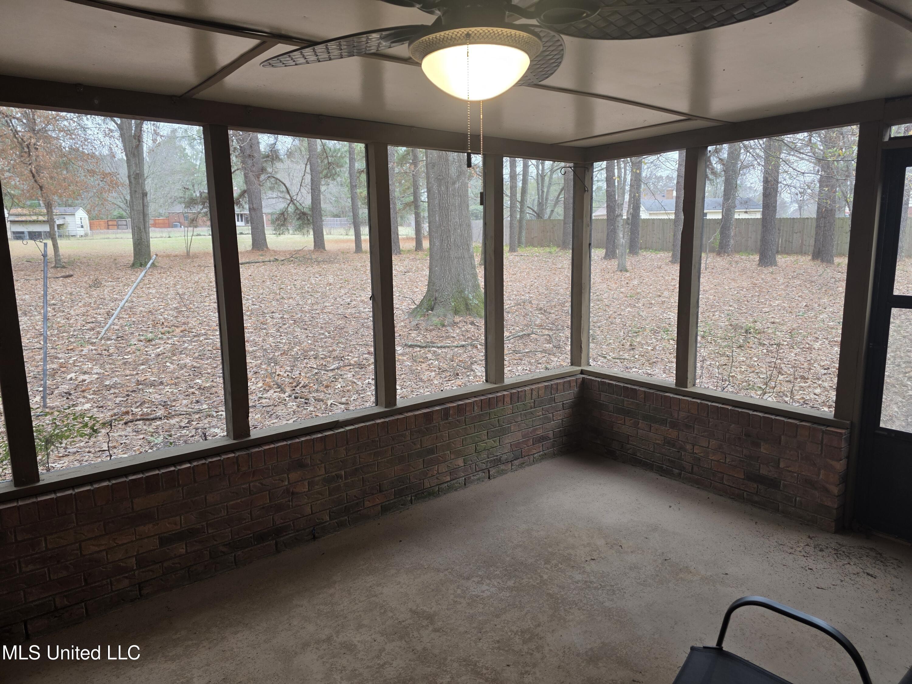 8625 Deer Creek Circle Property Photo 28