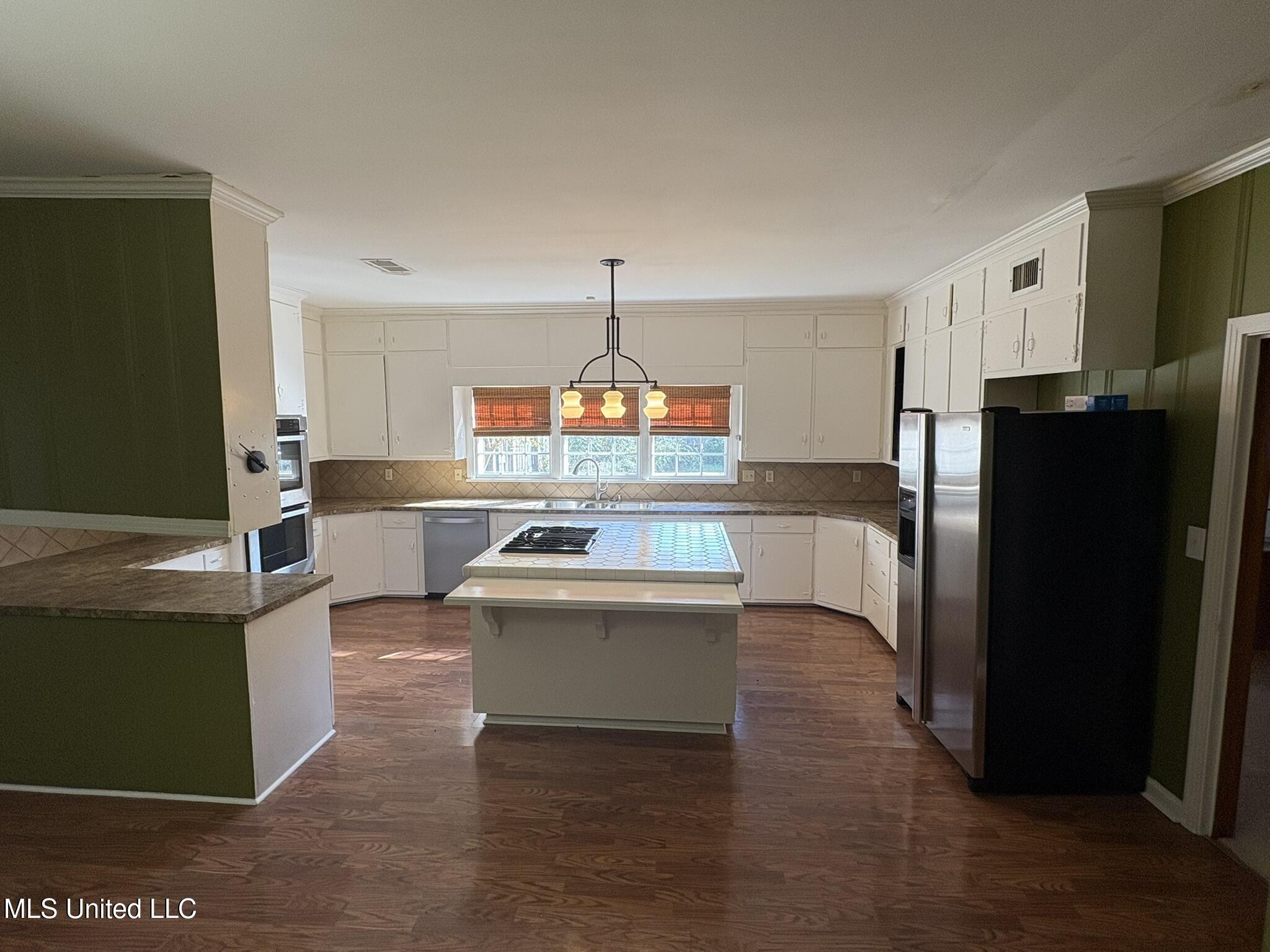 406 Leflore Avenue Property Photo 4