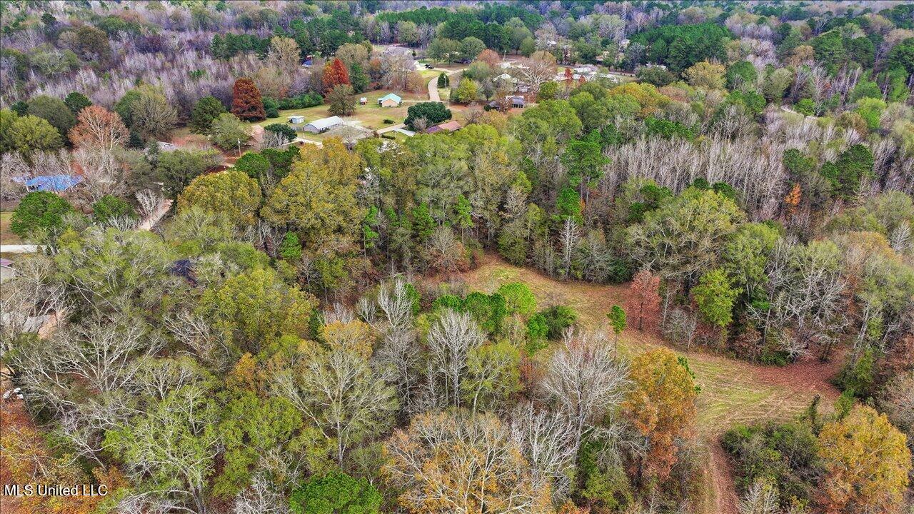 Highland Drive Drive Property Photo 9