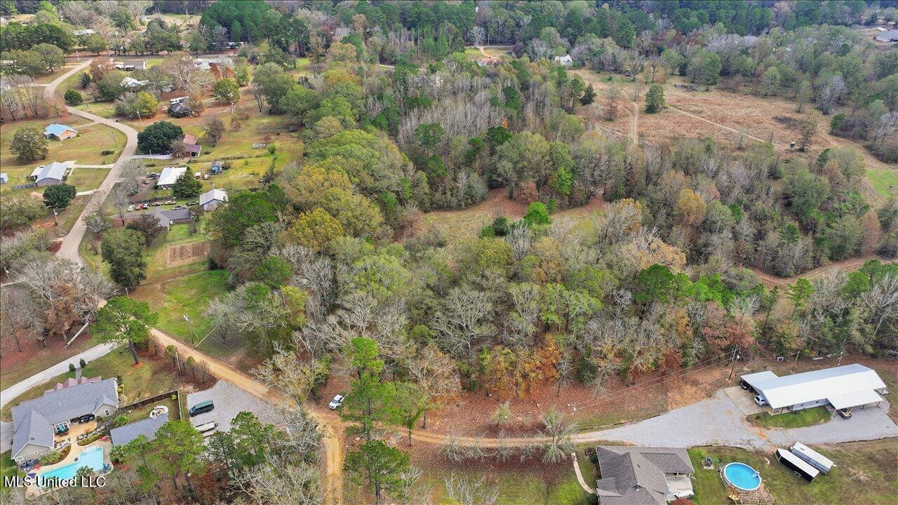 Highland Drive Drive Property Photo 13