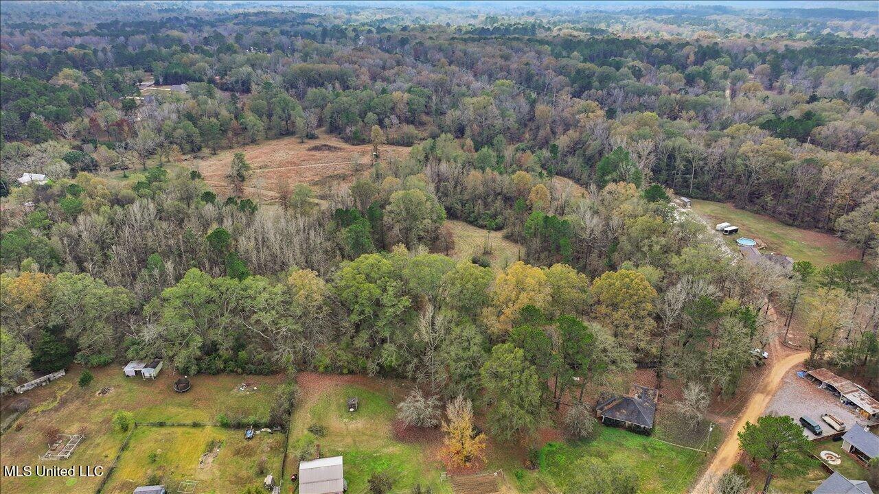 Highland Drive Drive Property Photo 14