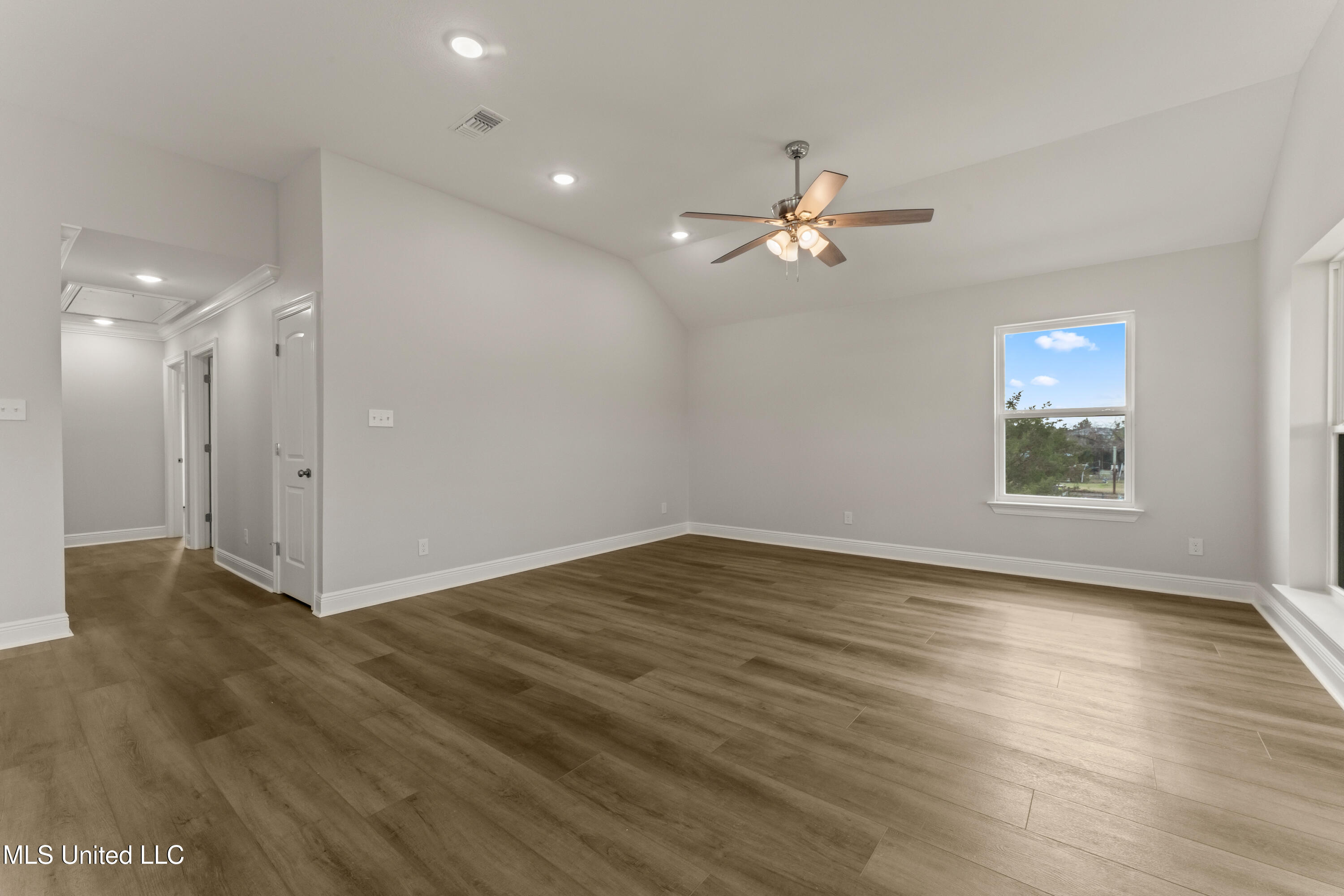 5005 Nebraska Street Property Photo 10