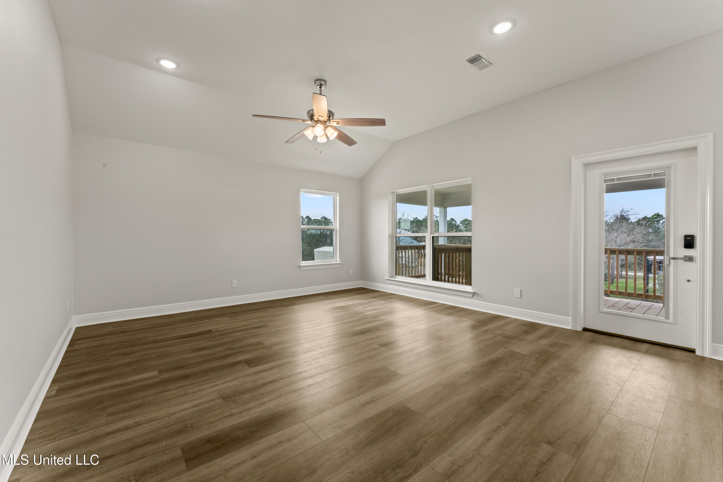 5005 Nebraska Street Property Photo 11
