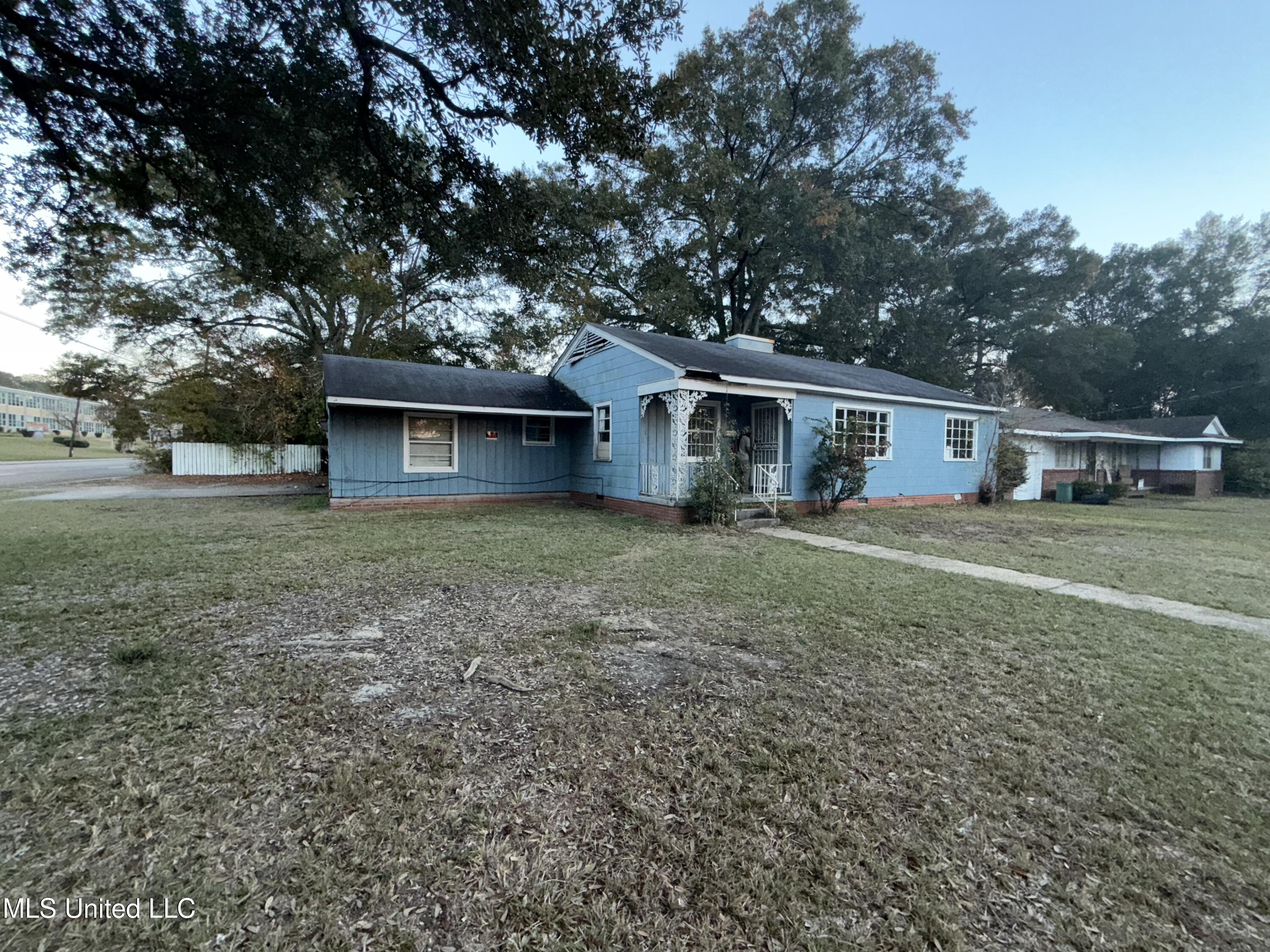 1004 Voorhees Avenue Property Photo 2