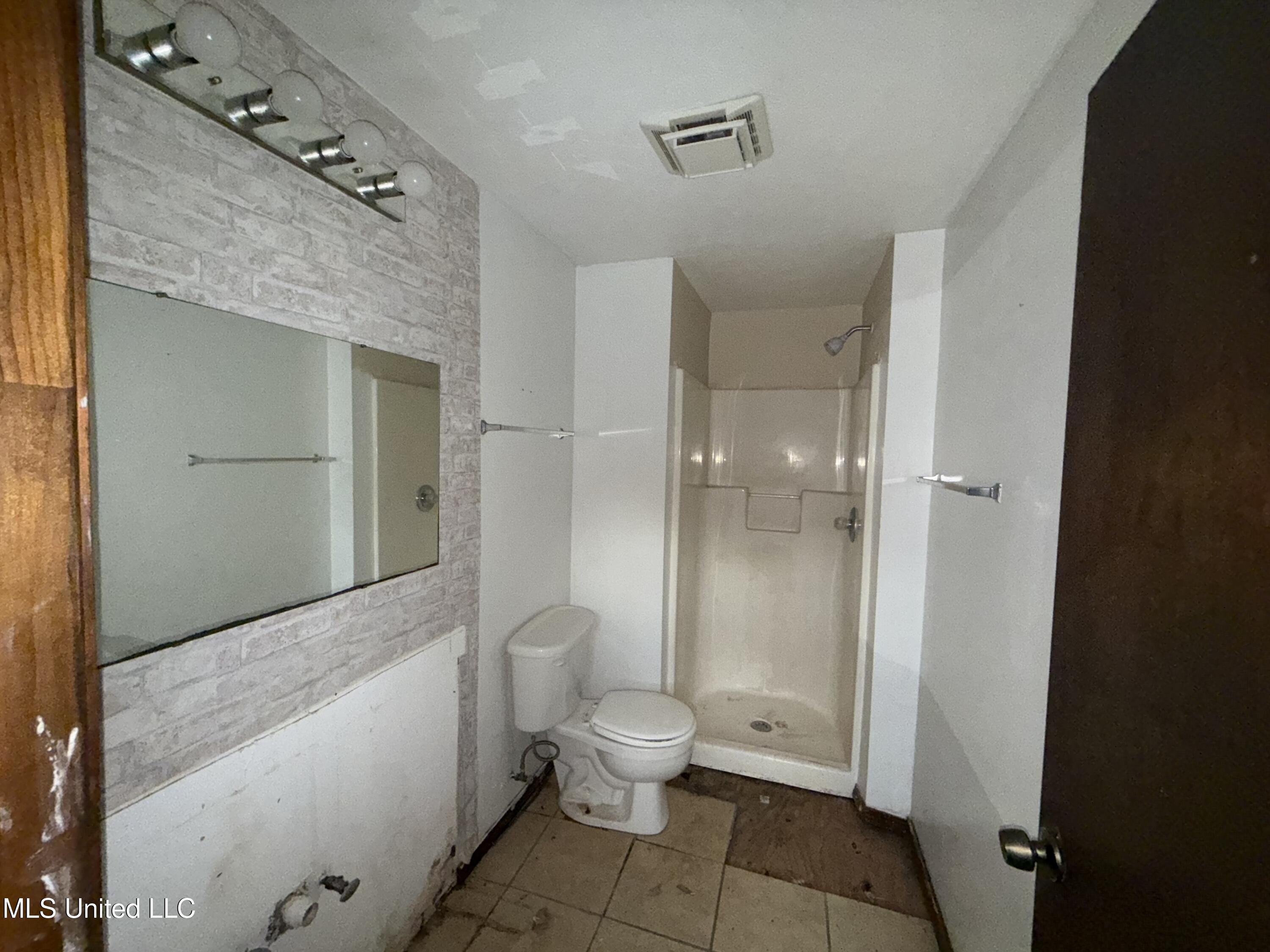 1004 Voorhees Avenue Property Photo 11