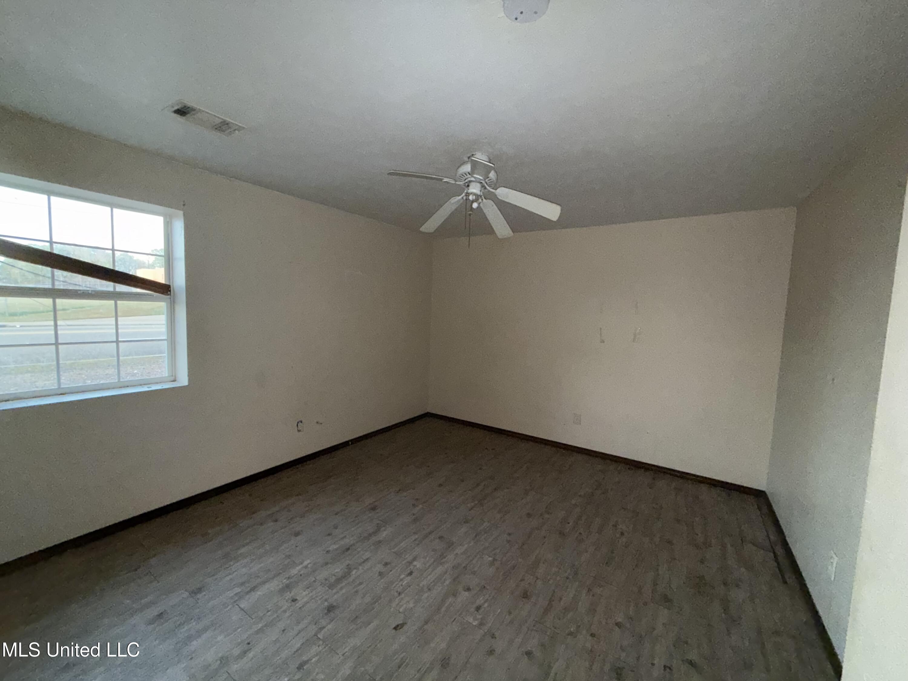 1004 Voorhees Avenue Property Photo 13