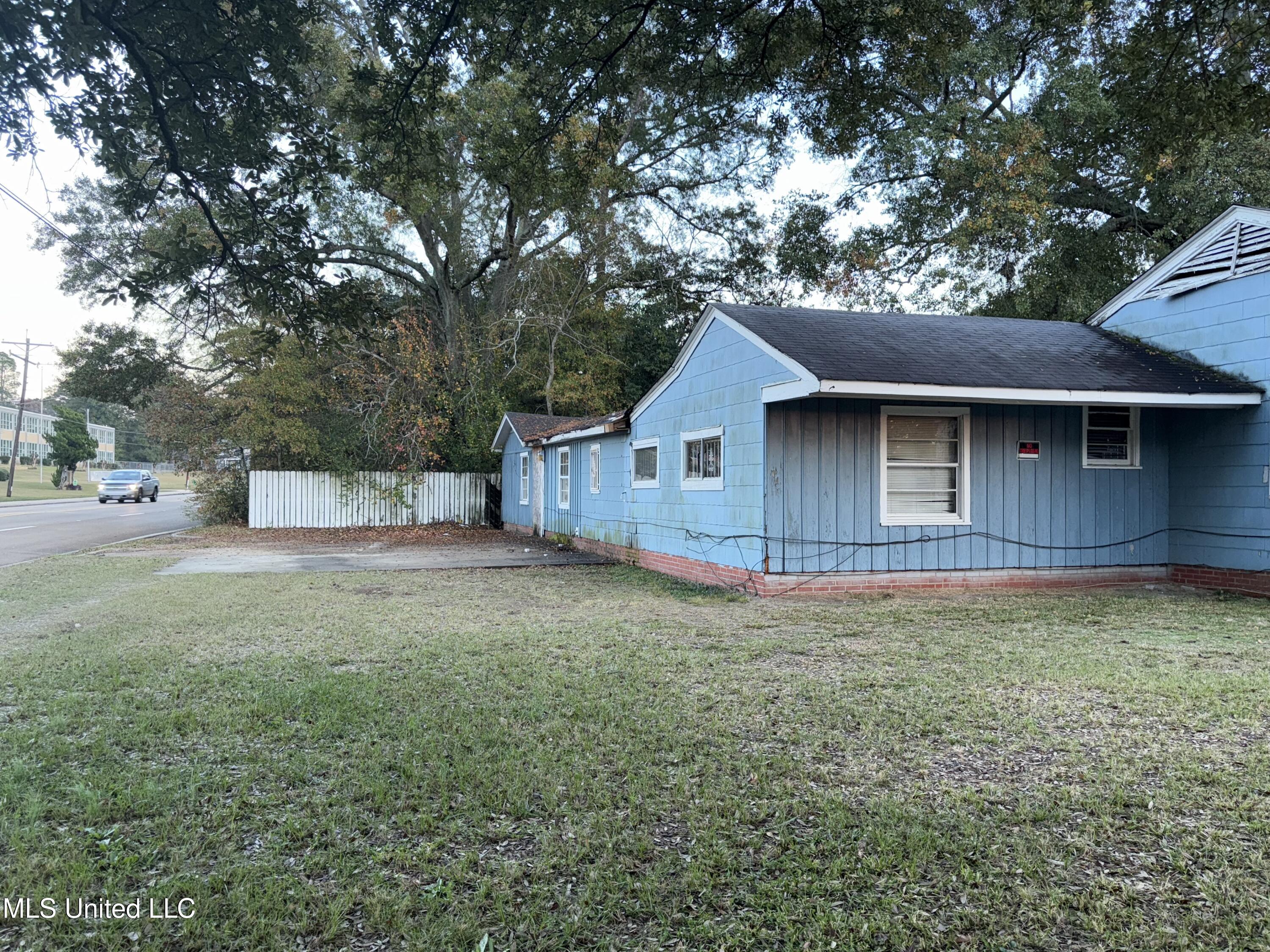1004 Voorhees Avenue Property Photo 14