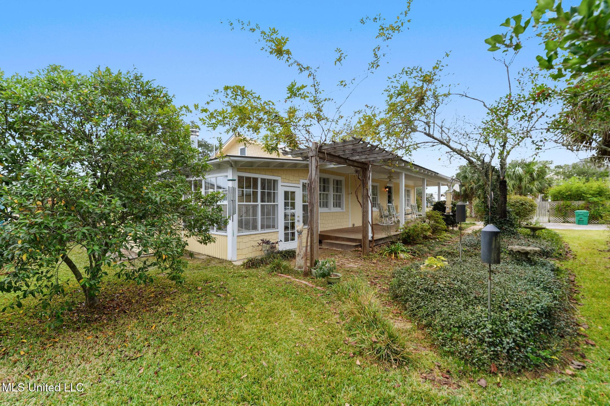 321 State Street Property Photo 1