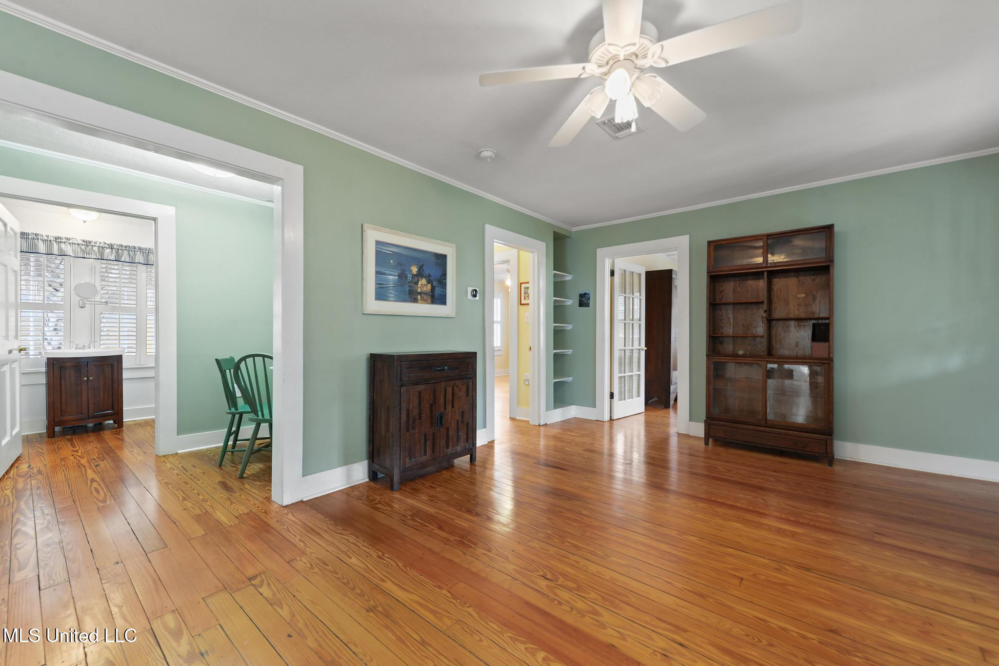321 State Street Property Photo 6