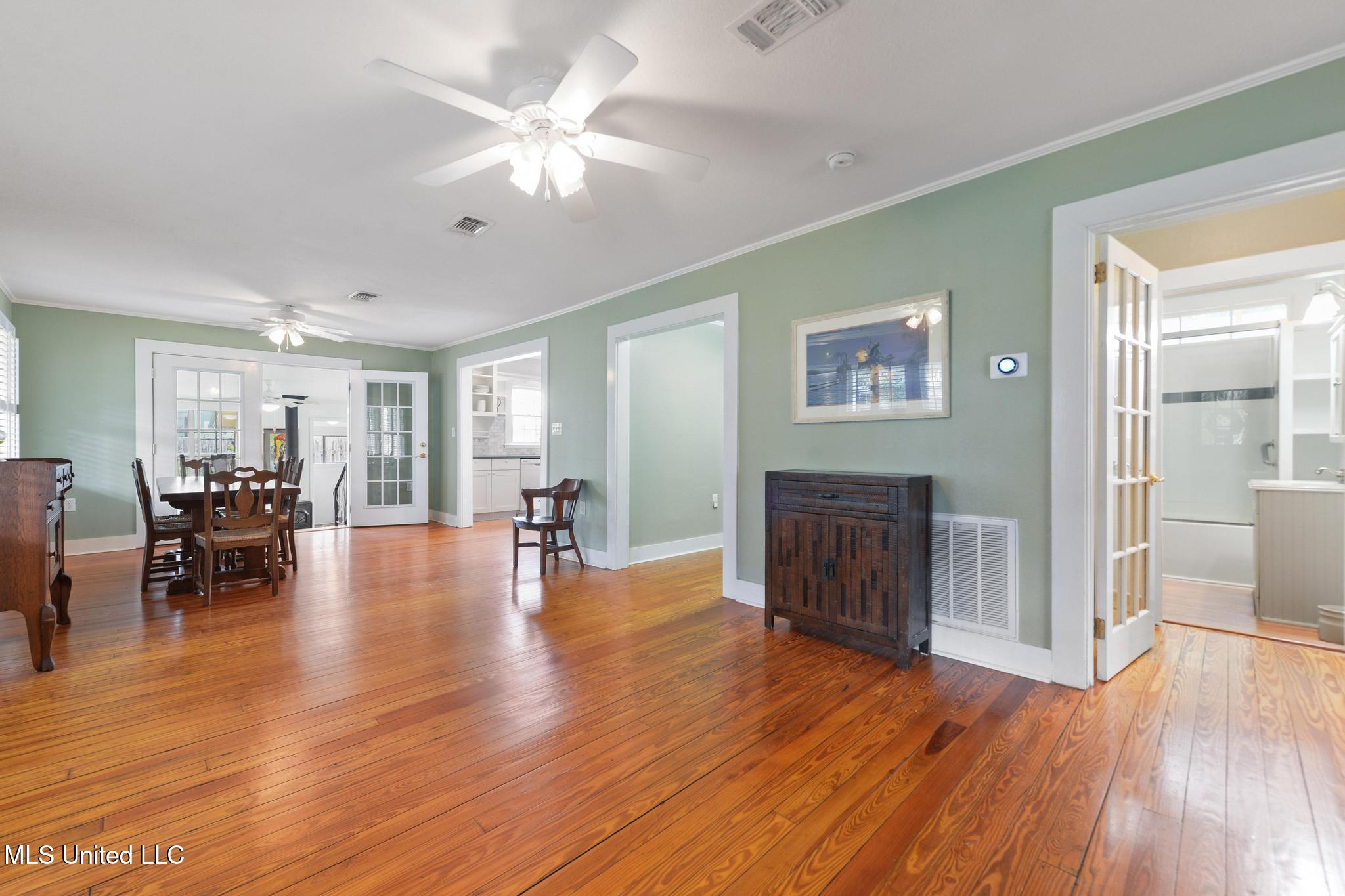 321 State Street Property Photo 7