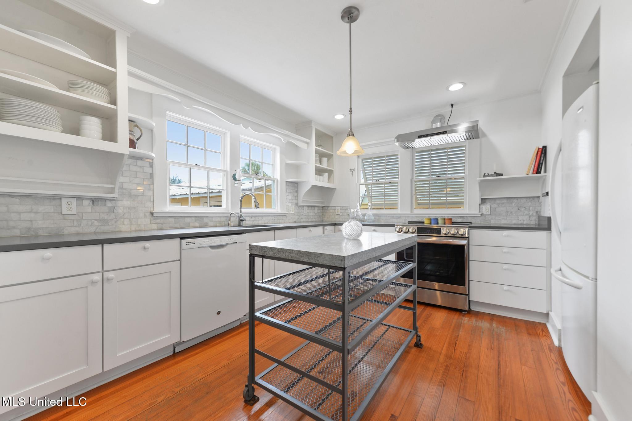 321 State Street Property Photo 8
