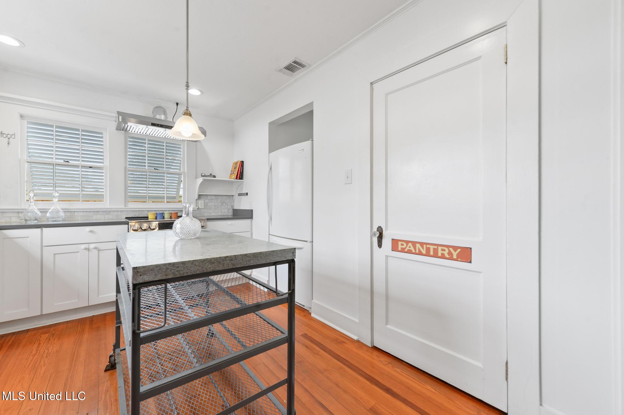 321 State Street Property Photo 9