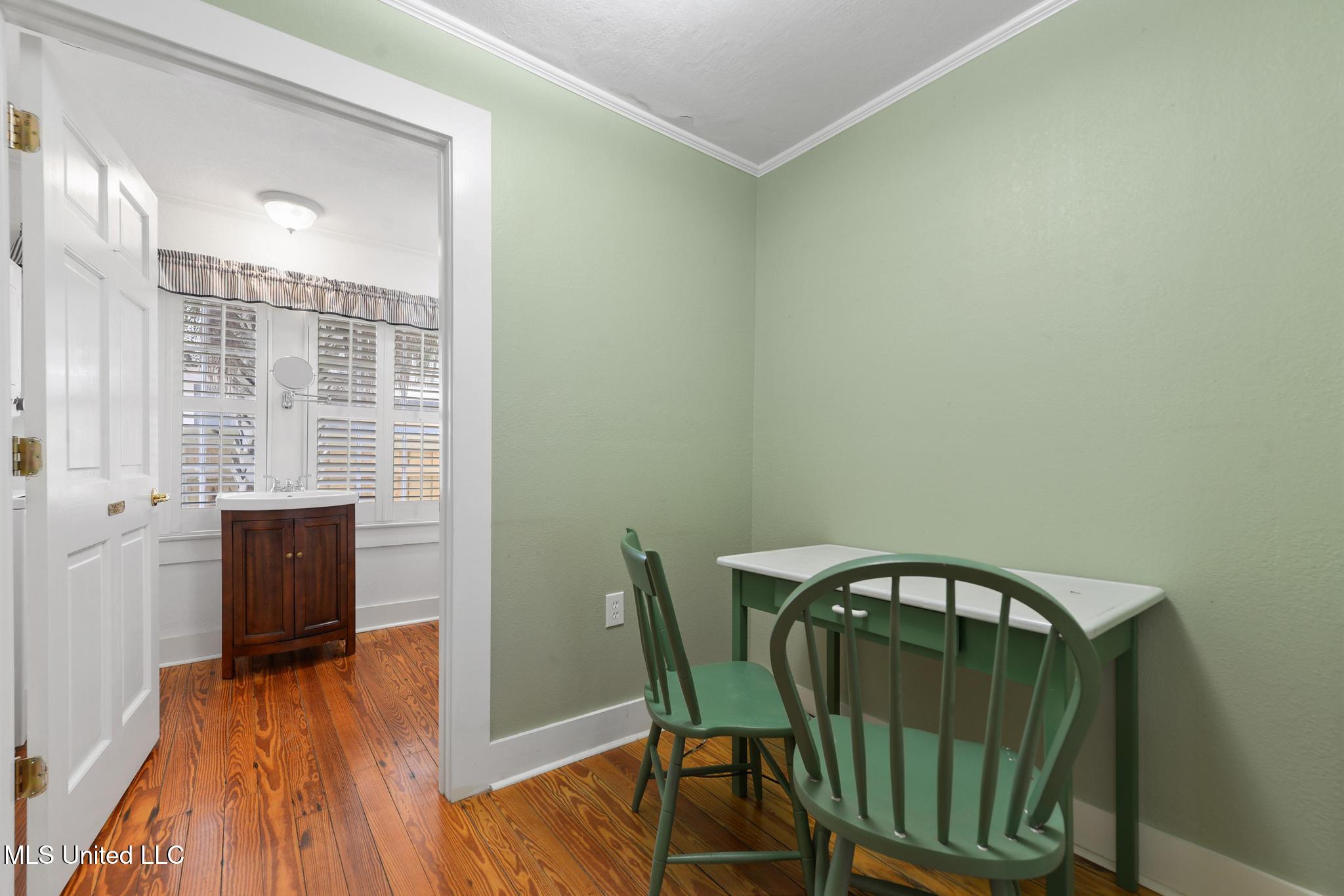 321 State Street Property Photo 17