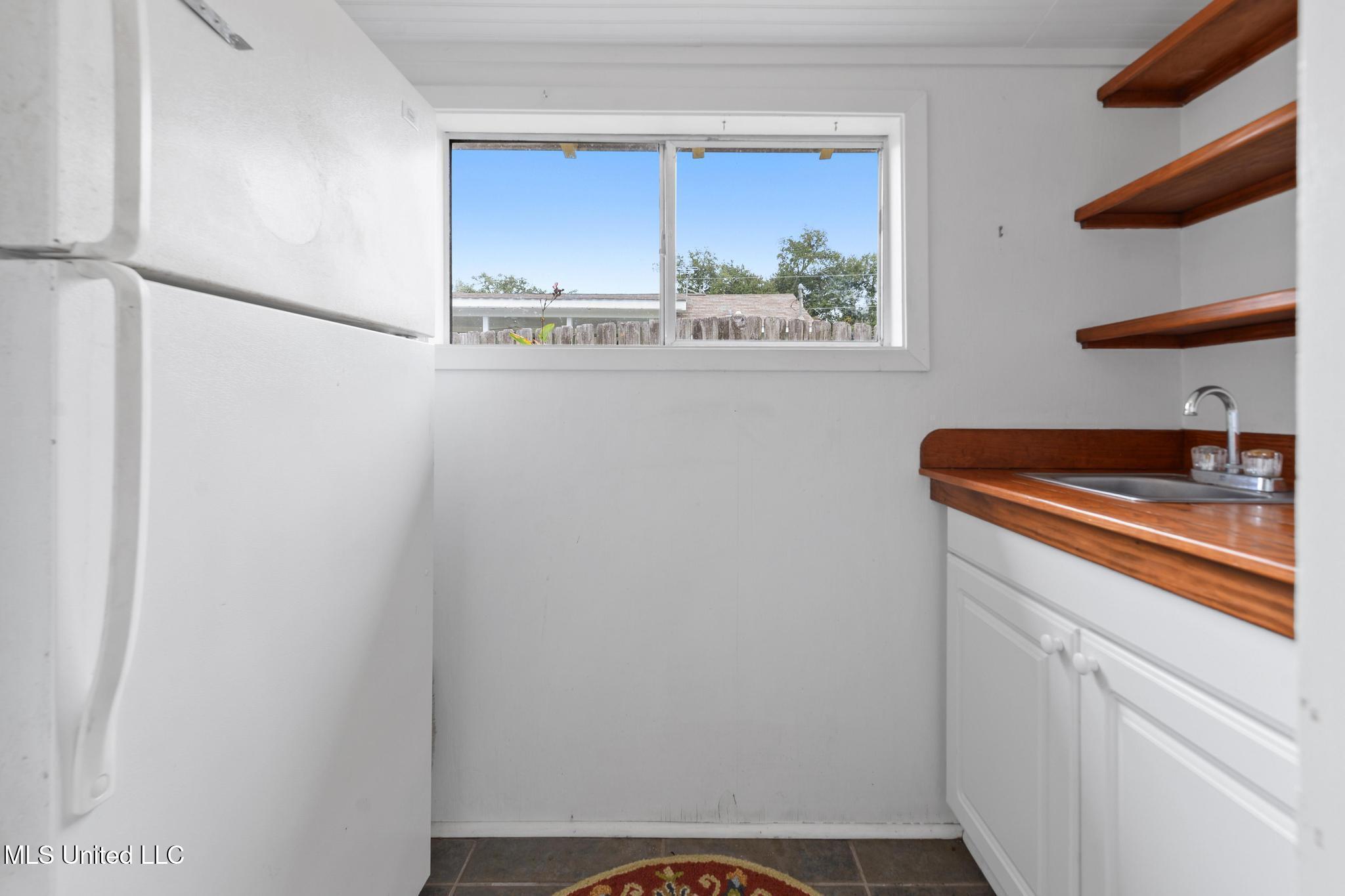 321 State Street Property Photo 22