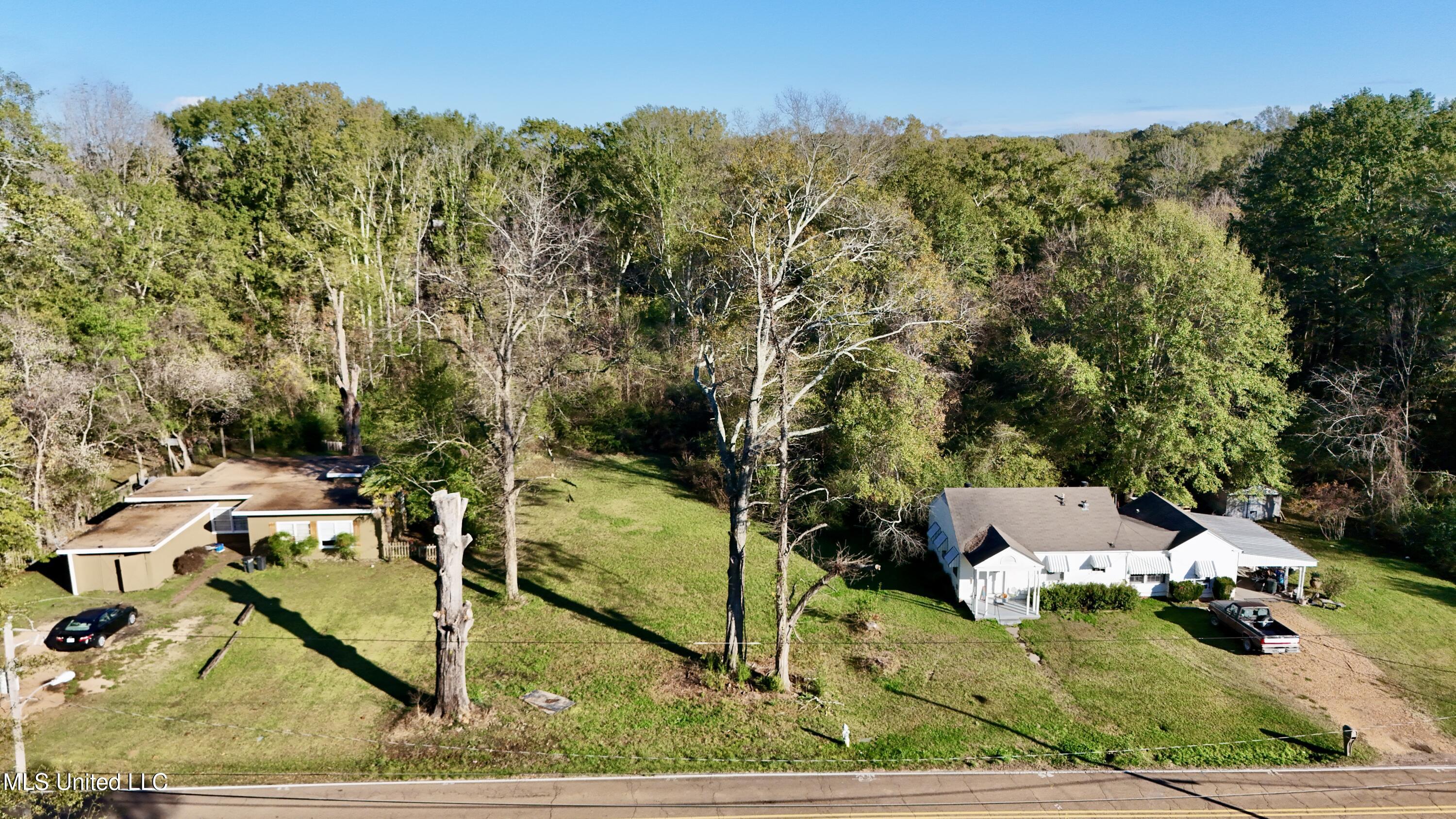 Monroe Street Property Photo 3