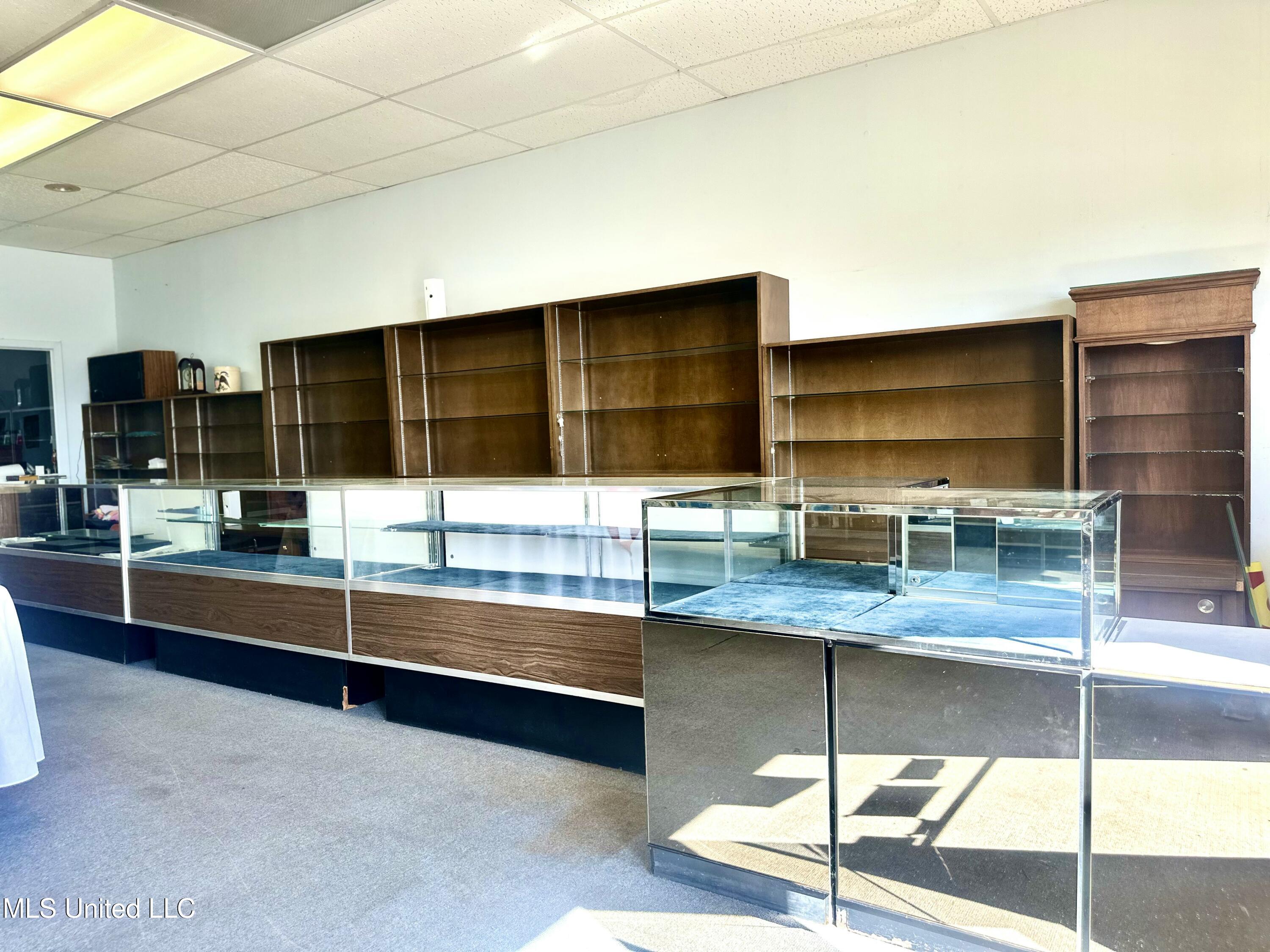 417 N W Depot Street Property Photo 6