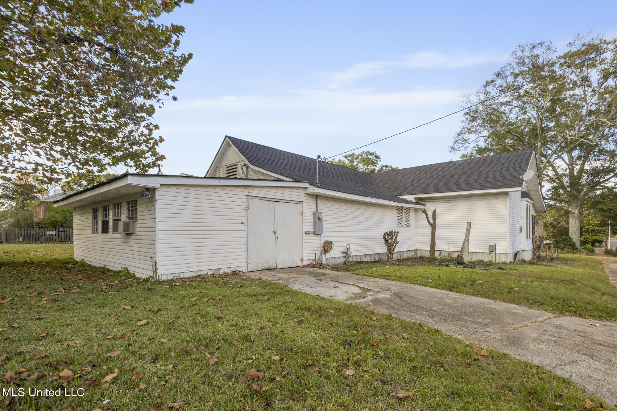 264 Berry Street Property Photo 9