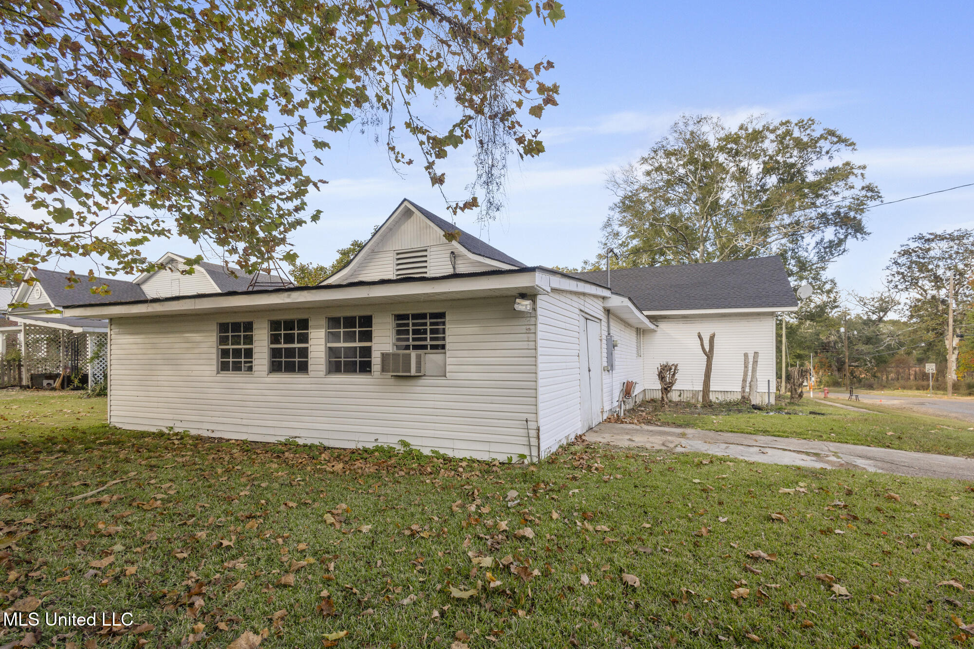 264 Berry Street Property Photo 10