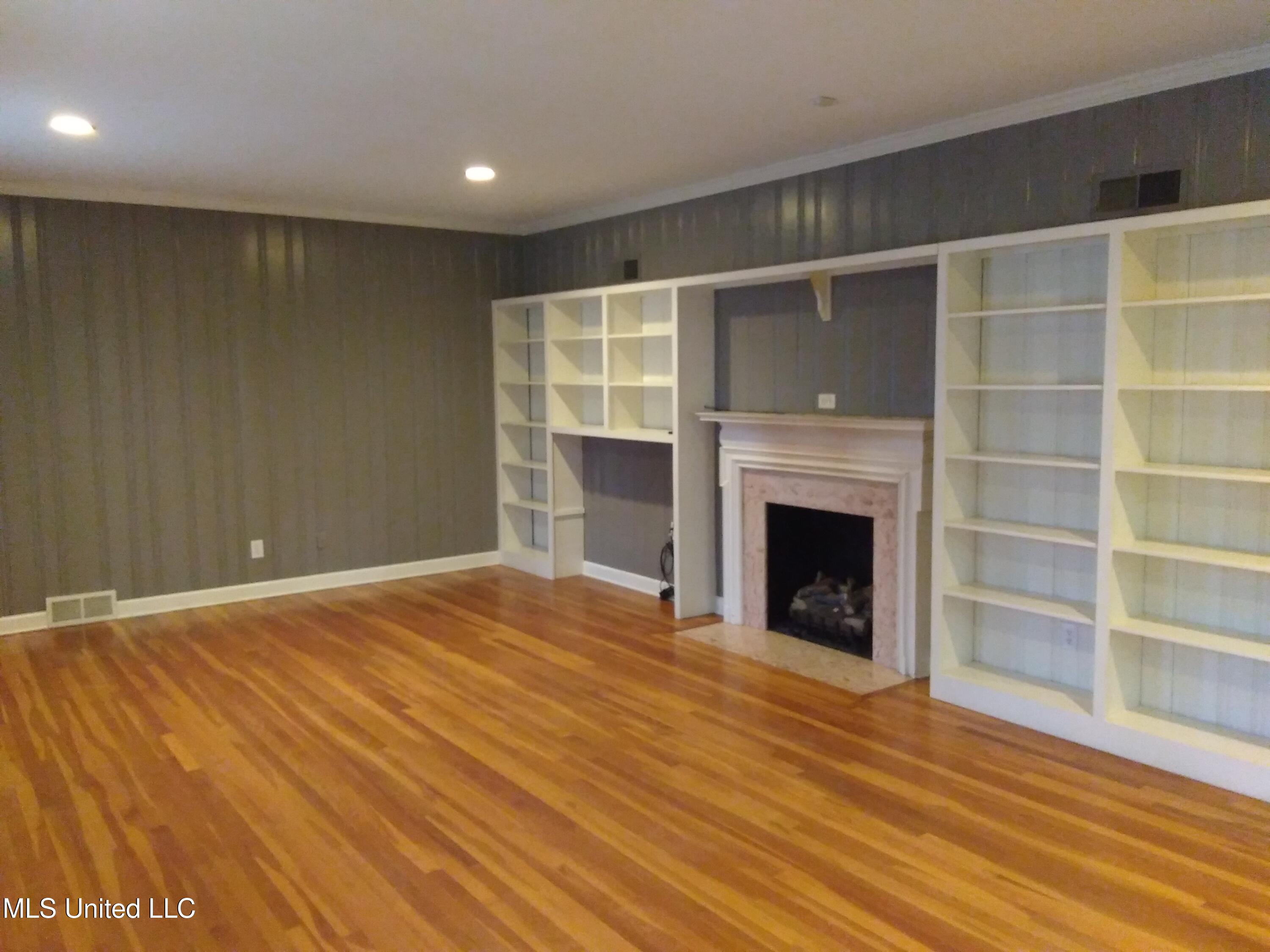 611 Magnolia Drive Property Photo 7