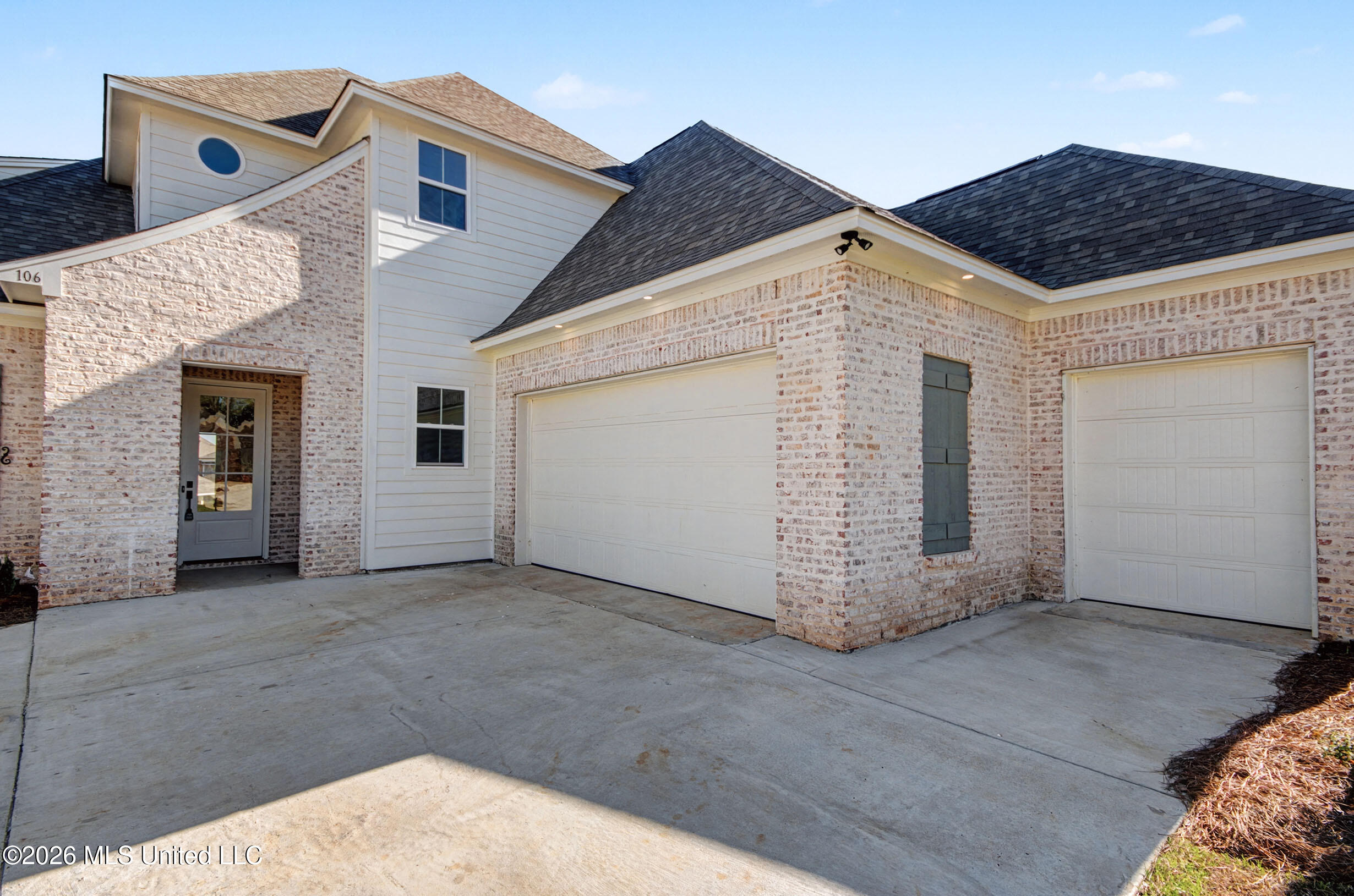 106 Heron's Bay Circle Property Photo 3