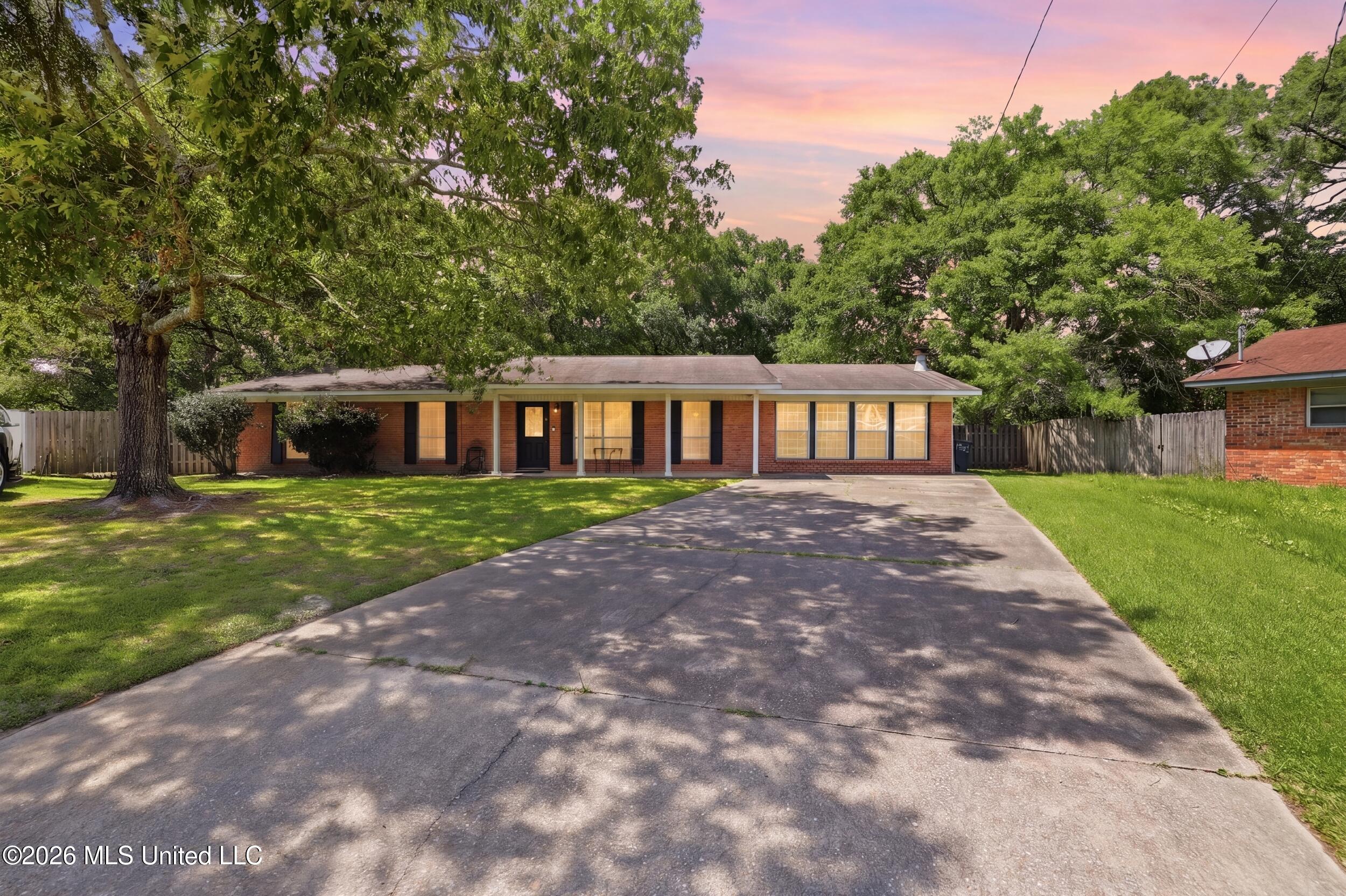 4221 Londontown Road Property Photo 3
