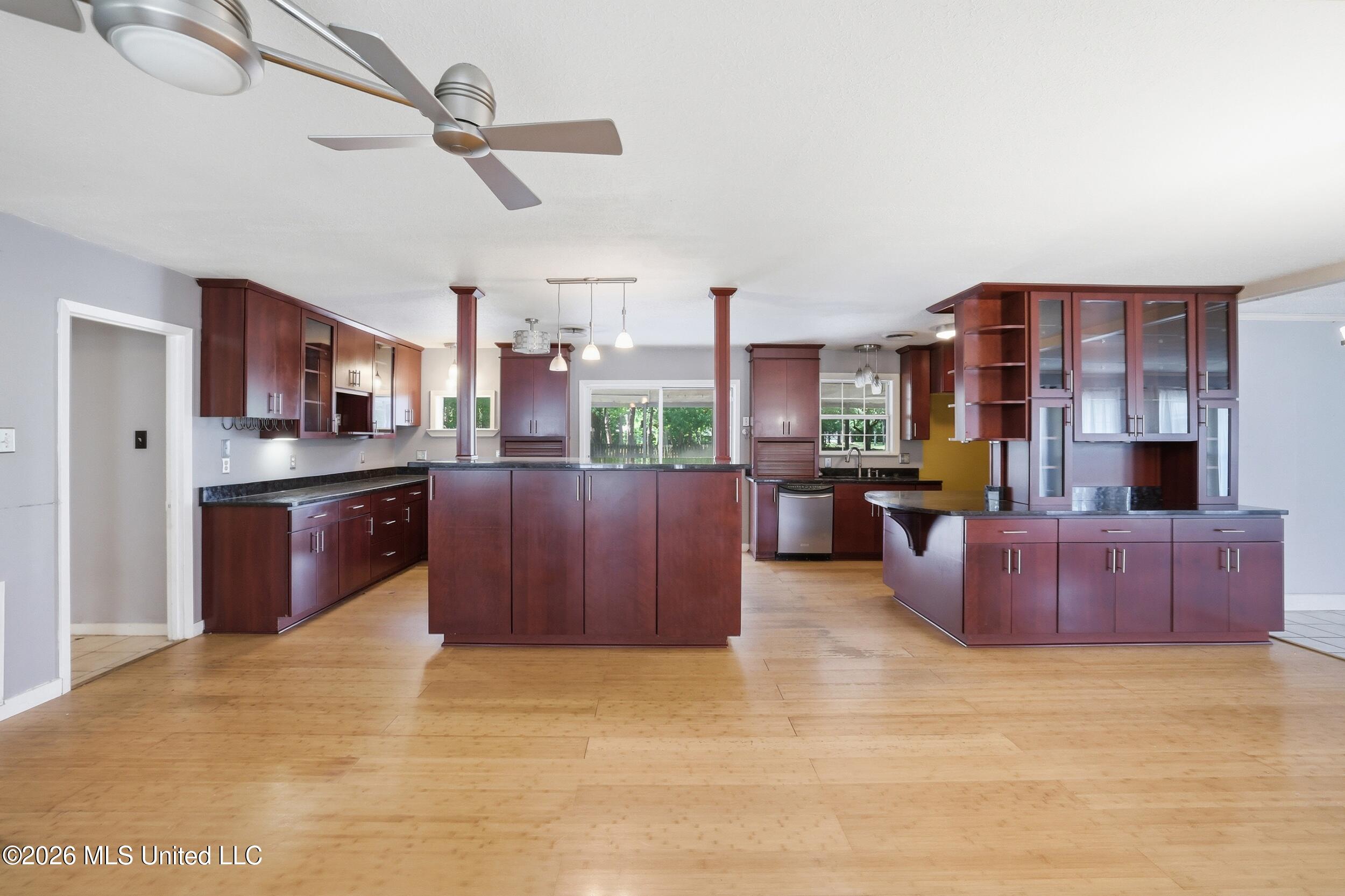 4221 Londontown Road Property Photo 7