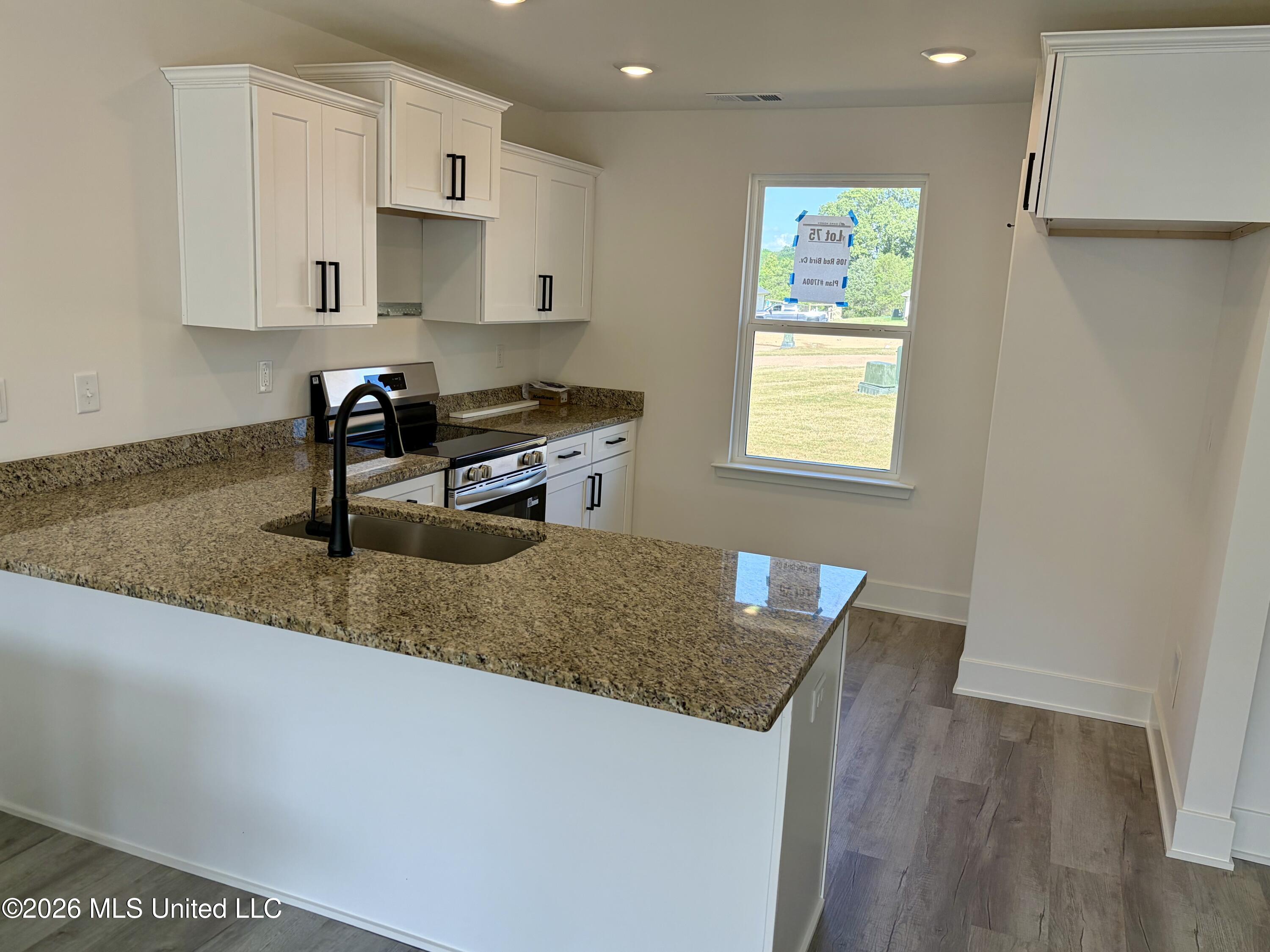 106 Red Bird Cove Property Photo 3