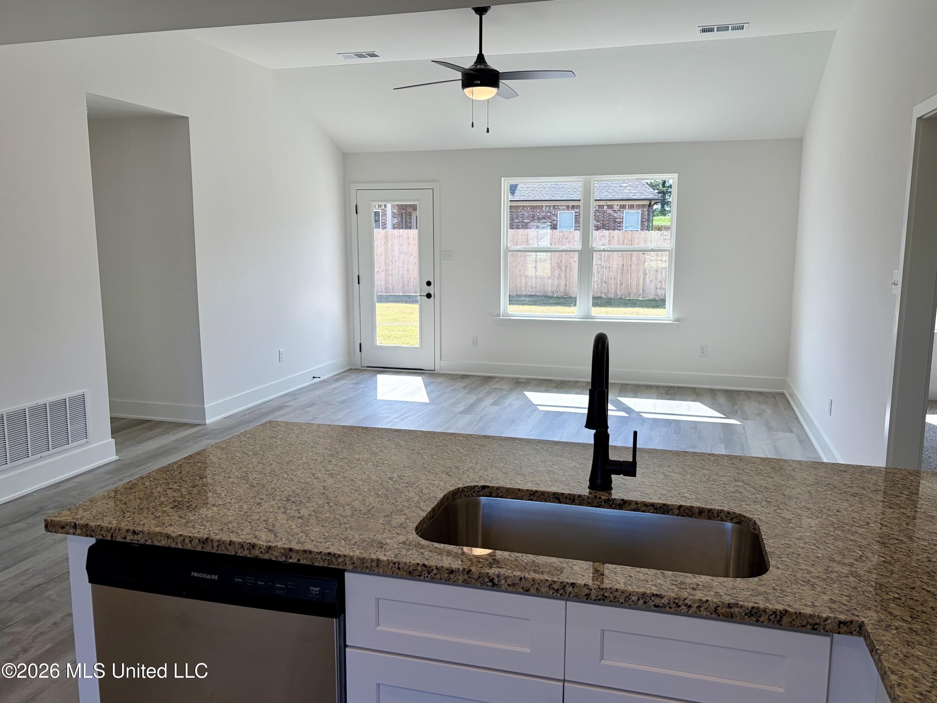 106 Red Bird Cove Property Photo 4