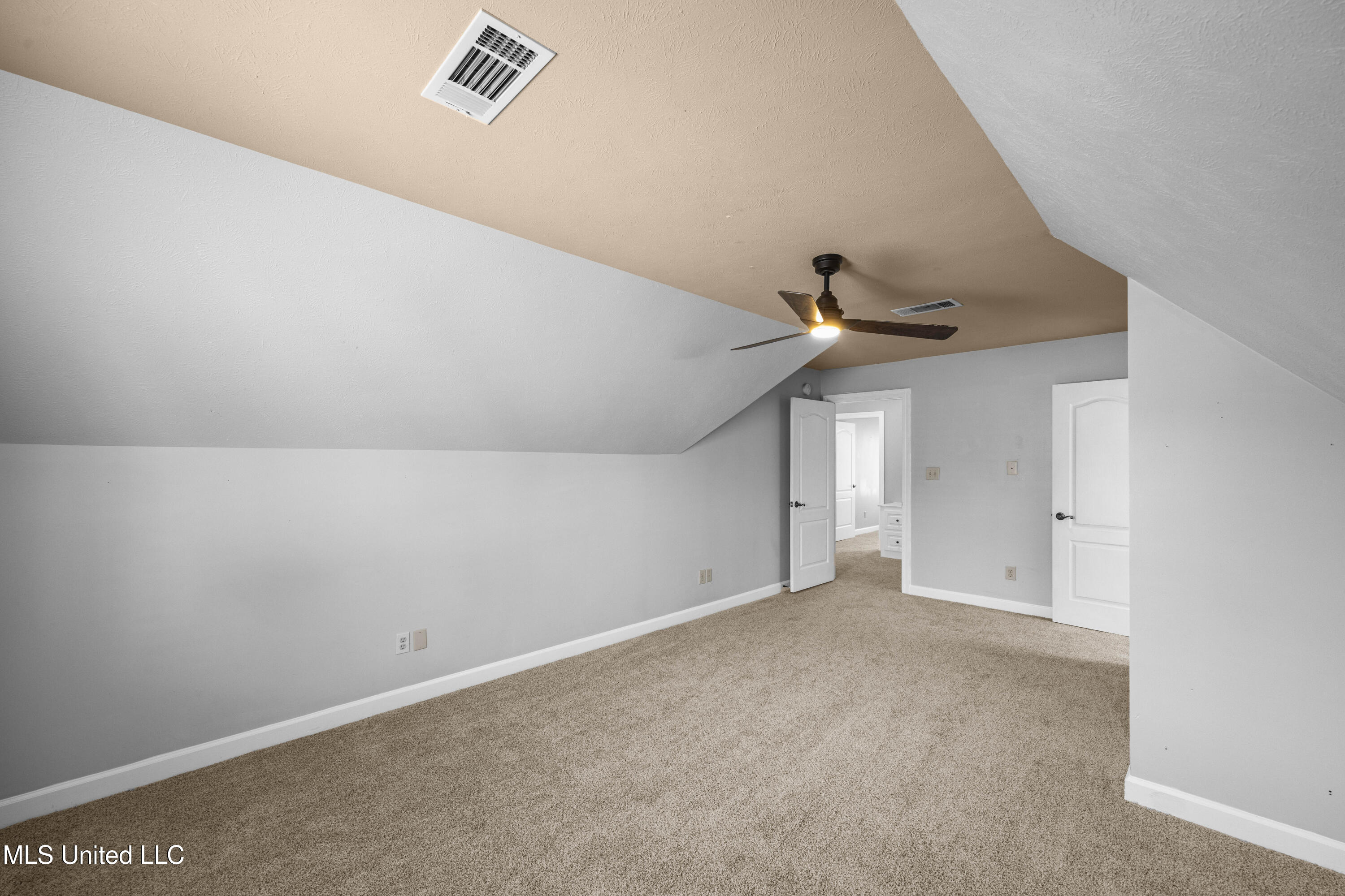 123 Oakhurst Drive Property Photo 23